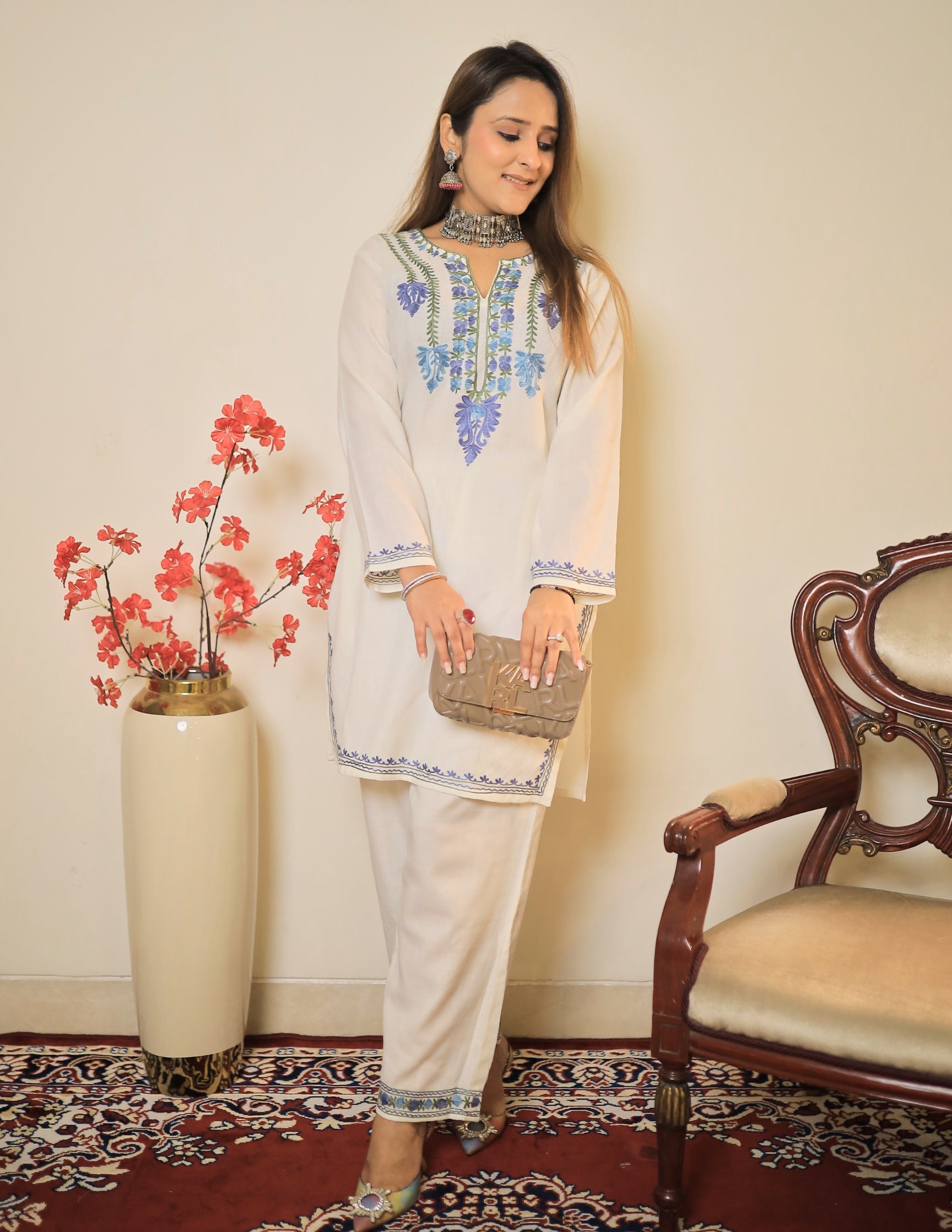 meHER Cream Off-White Kashmiri Aari Woollen Co-ord Set