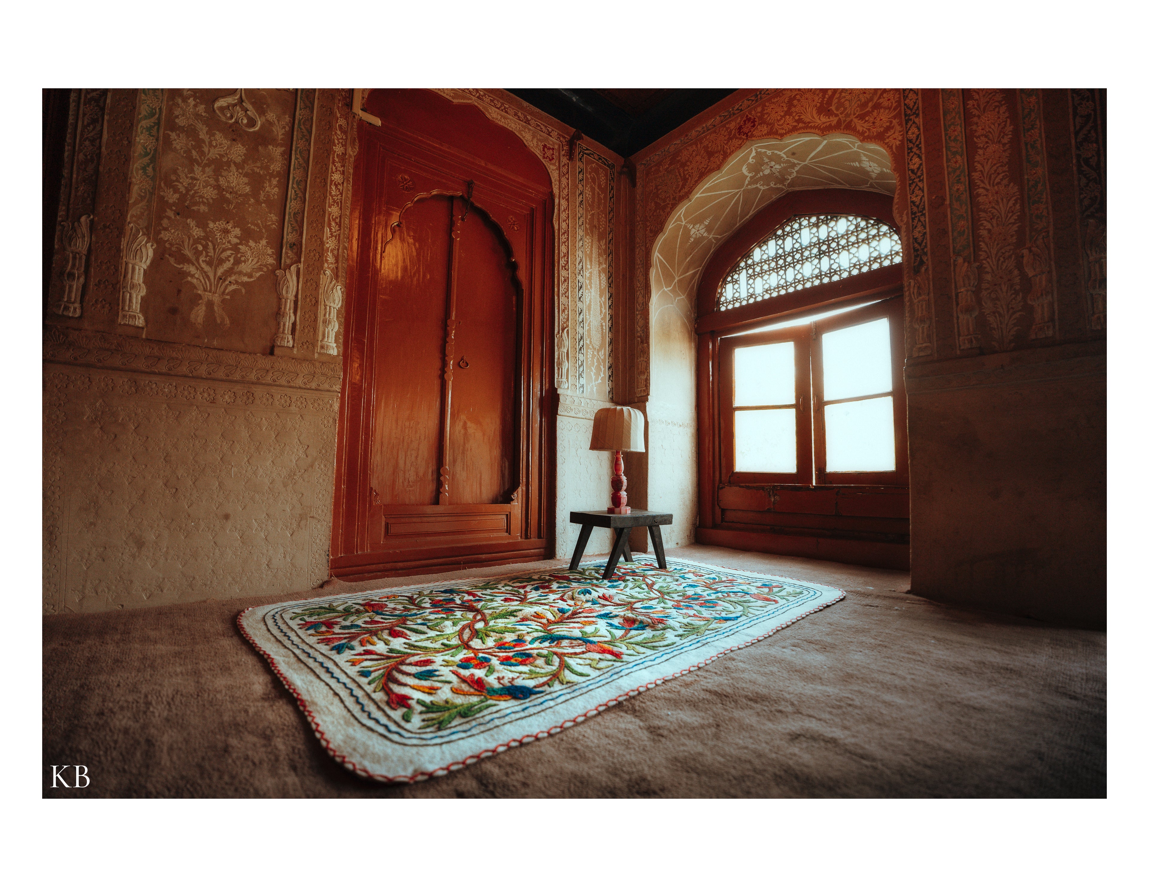 Diwan-e-Khas Avian Garden Kashmiri Namda - Kashmir Box