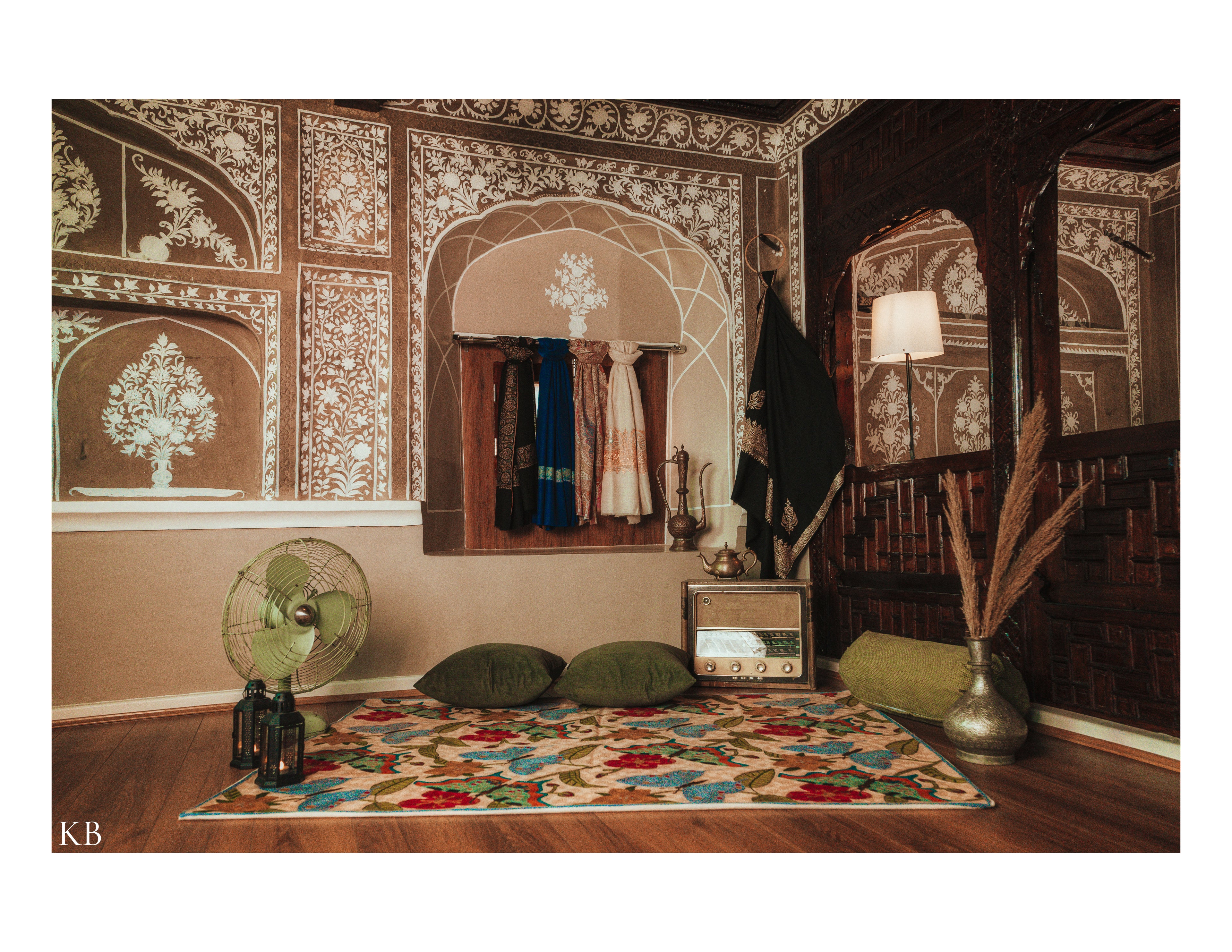 Diwan-e-Khas Mughal Kashmiri Rug - Kashmir Box