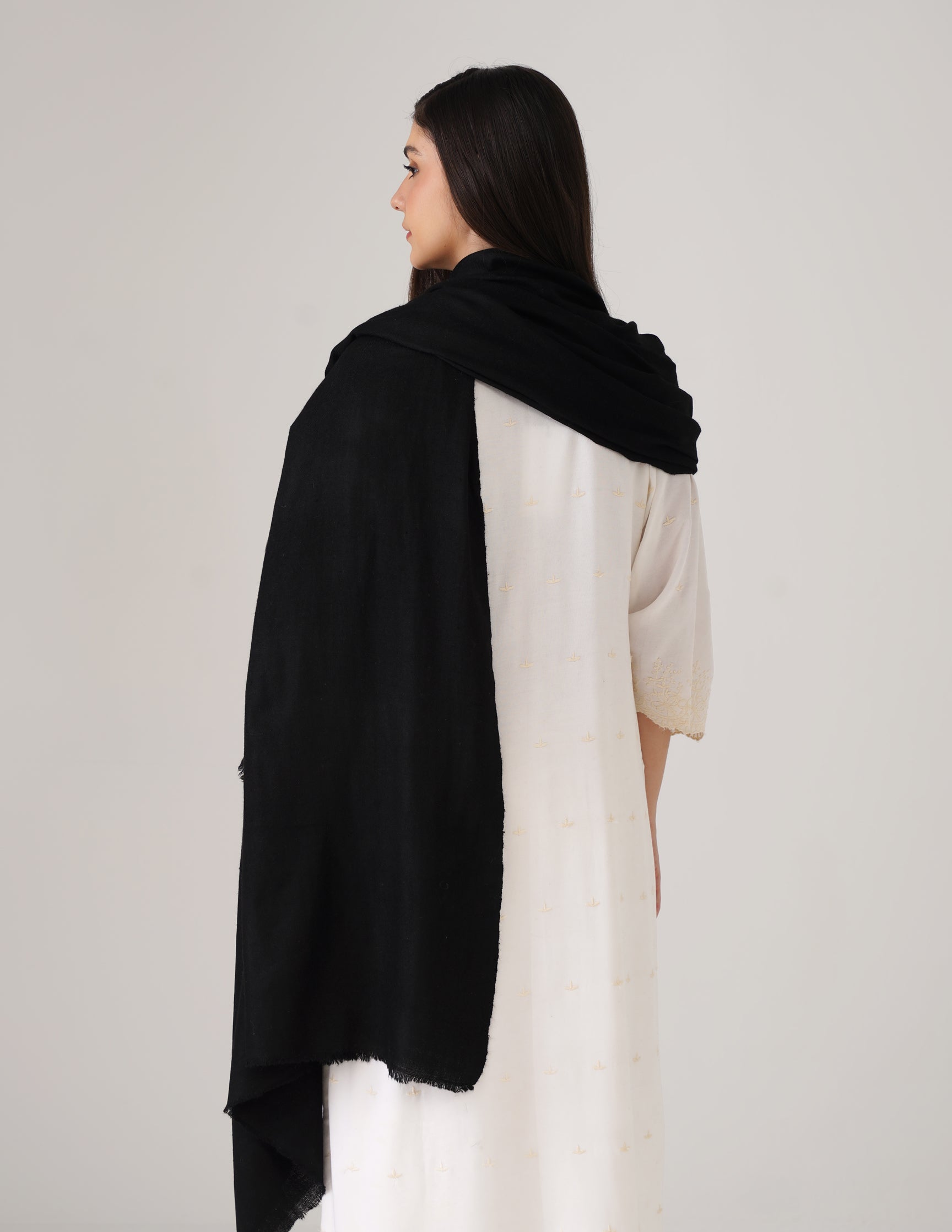 Kashmiri Handwoven Solid Cashmere Pashmina Shawl – Black | Handwoven Heritage - Kashmir Box