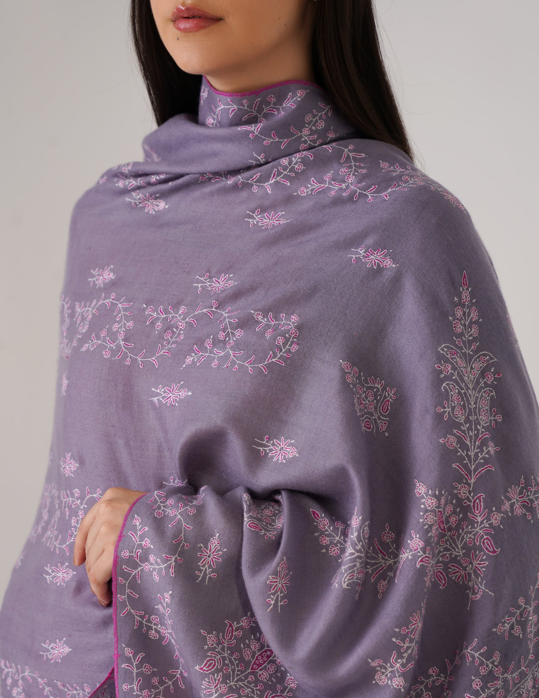 Kashmiri Handwoven Pashmina Sozni Stole Modern Design – Grey with White & Pink | Handwoven Heritage - Kashmir Box