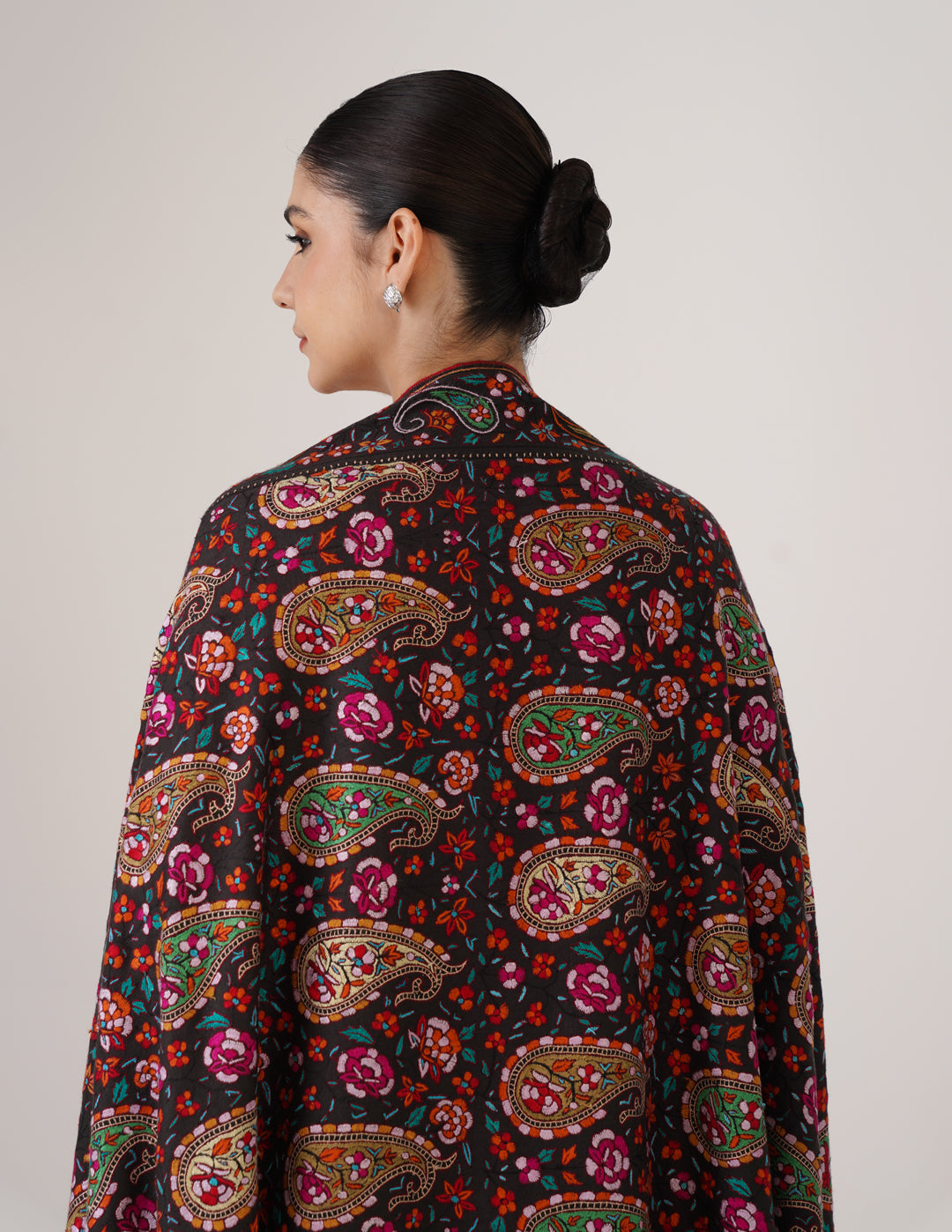 Kashmiri Handwoven Pashmina Sozni Shawl Jaalidar – Black & Grey | Multicolour Heritage - Kashmir Box