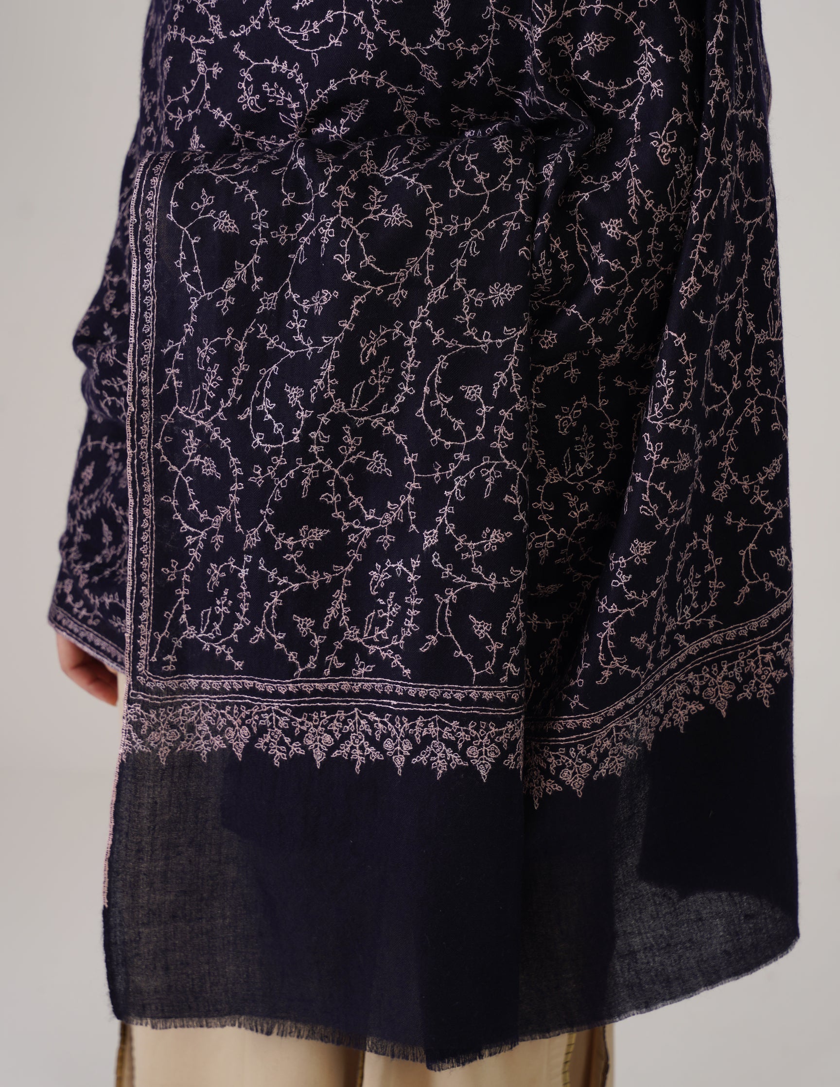 Kashmiri Handwoven Pashmina Sozni Shawl Jaalidar – Navy Blue | Light Purple Heritage - Kashmir Box