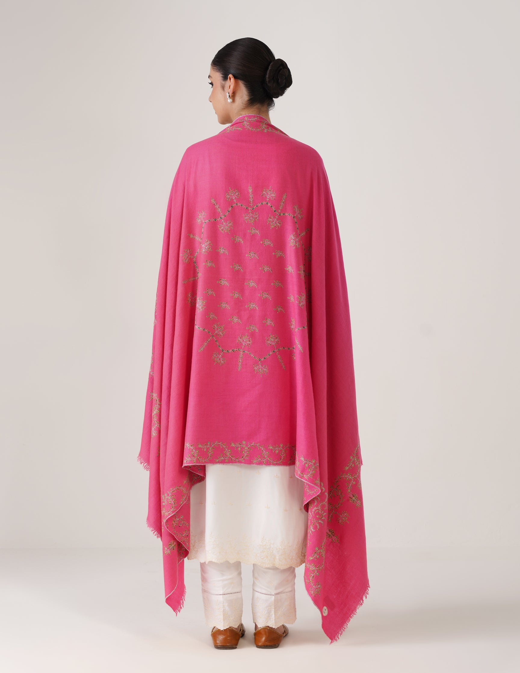 Kashmiri Handwoven Pashmina Sozni Shawl Doredaar – Pink | Handwoven Heritage - Kashmir Box
