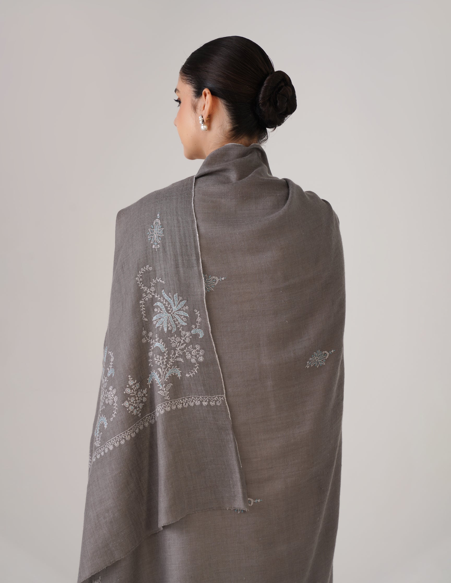 Kashmiri Handwoven Pashmina Sozni Shawl Bootidar – Grey | Blue & Light Grey Heritage - Kashmir Box