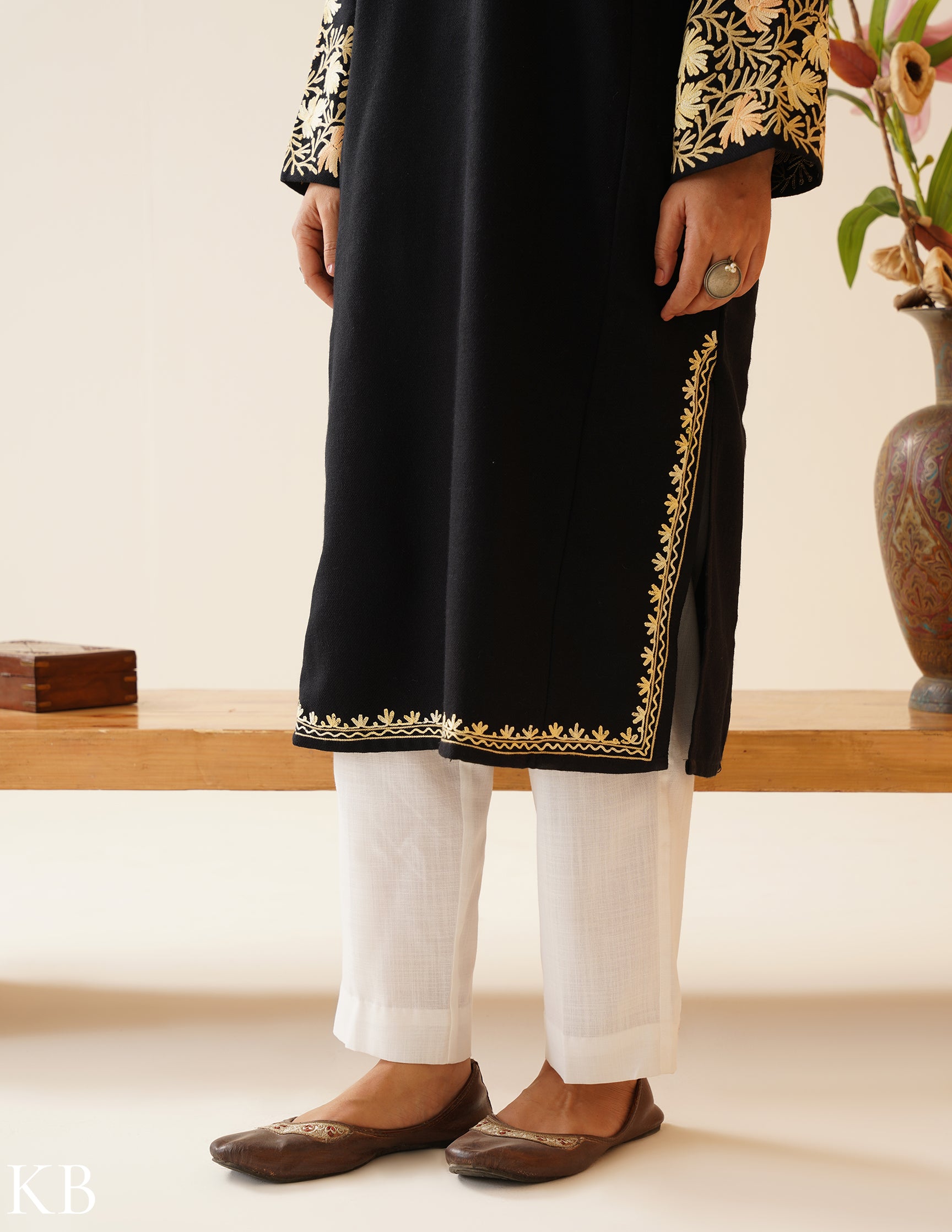 Rang-e-Khizan Black Chinar Aari Phiran - Kashmir Box