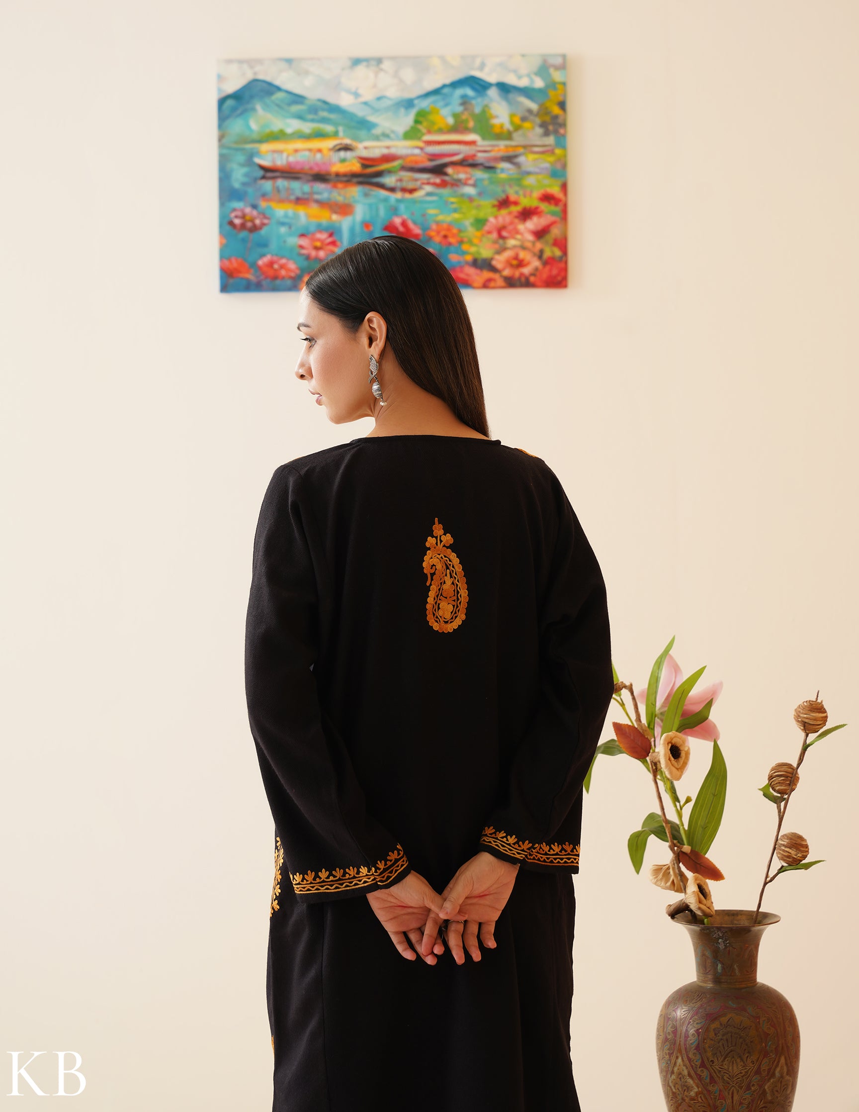 Rang-e-Khizan Classic Black Aari Phiran - Kashmir Box