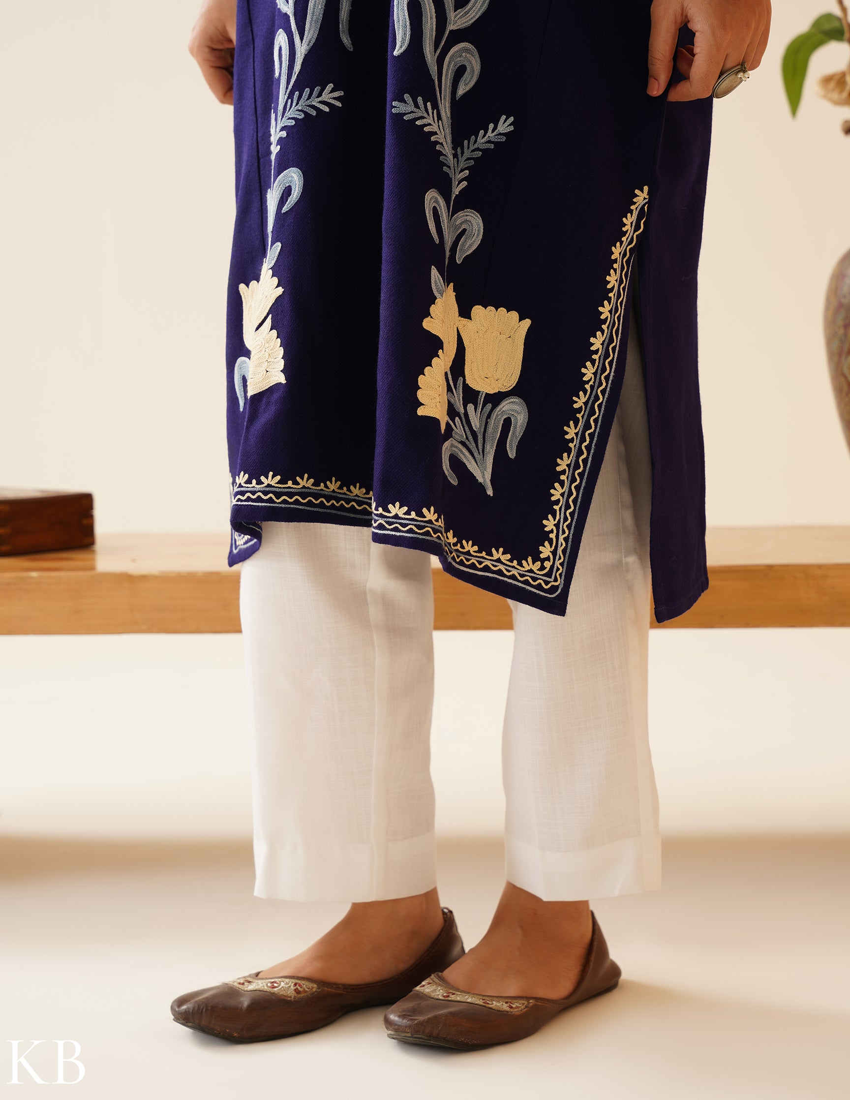 Rang-e-Khizan Aari Graced Night Blue Phiran - Kashmir Box
