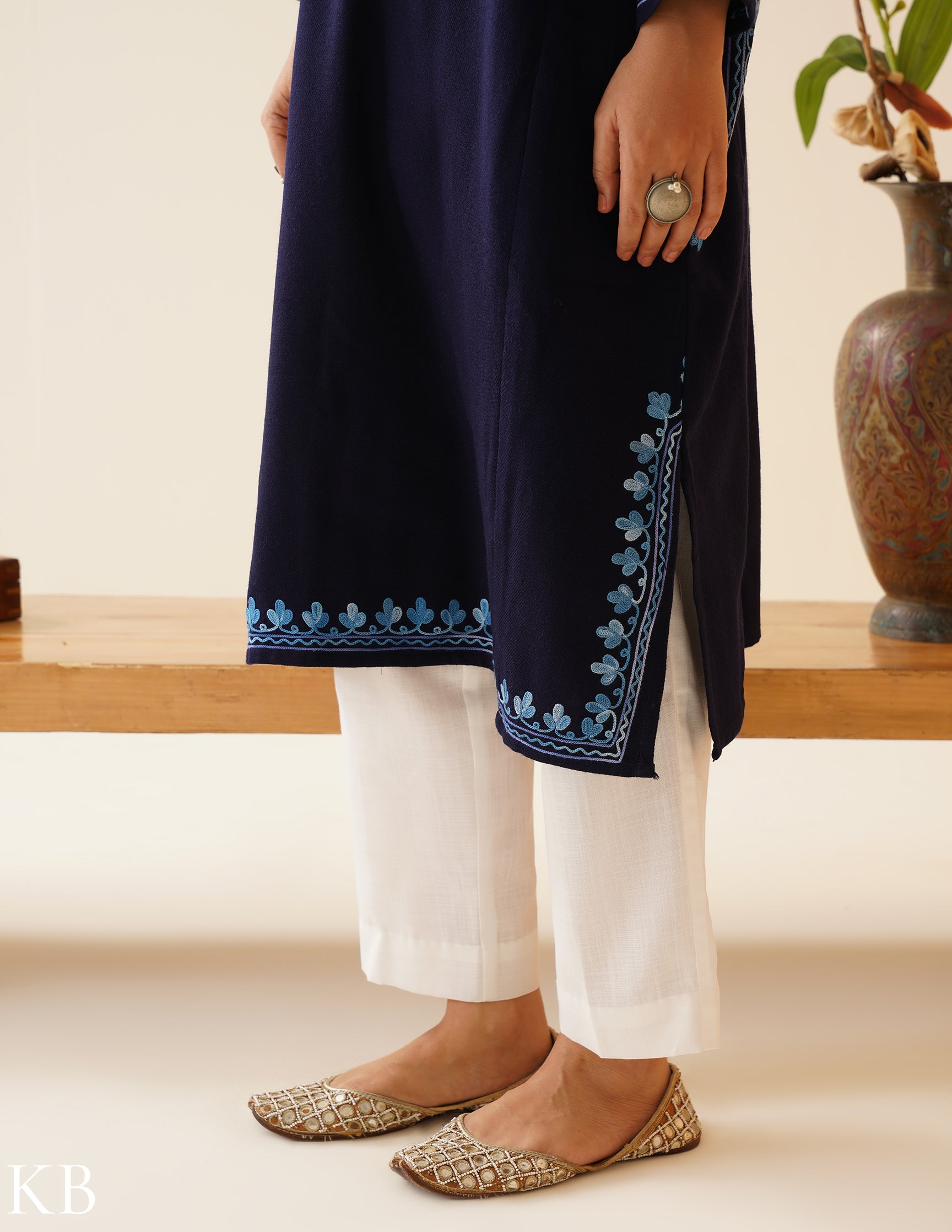 Rang-e-Khizan Navy Blue Posy Aari Phiran - Kashmir Box