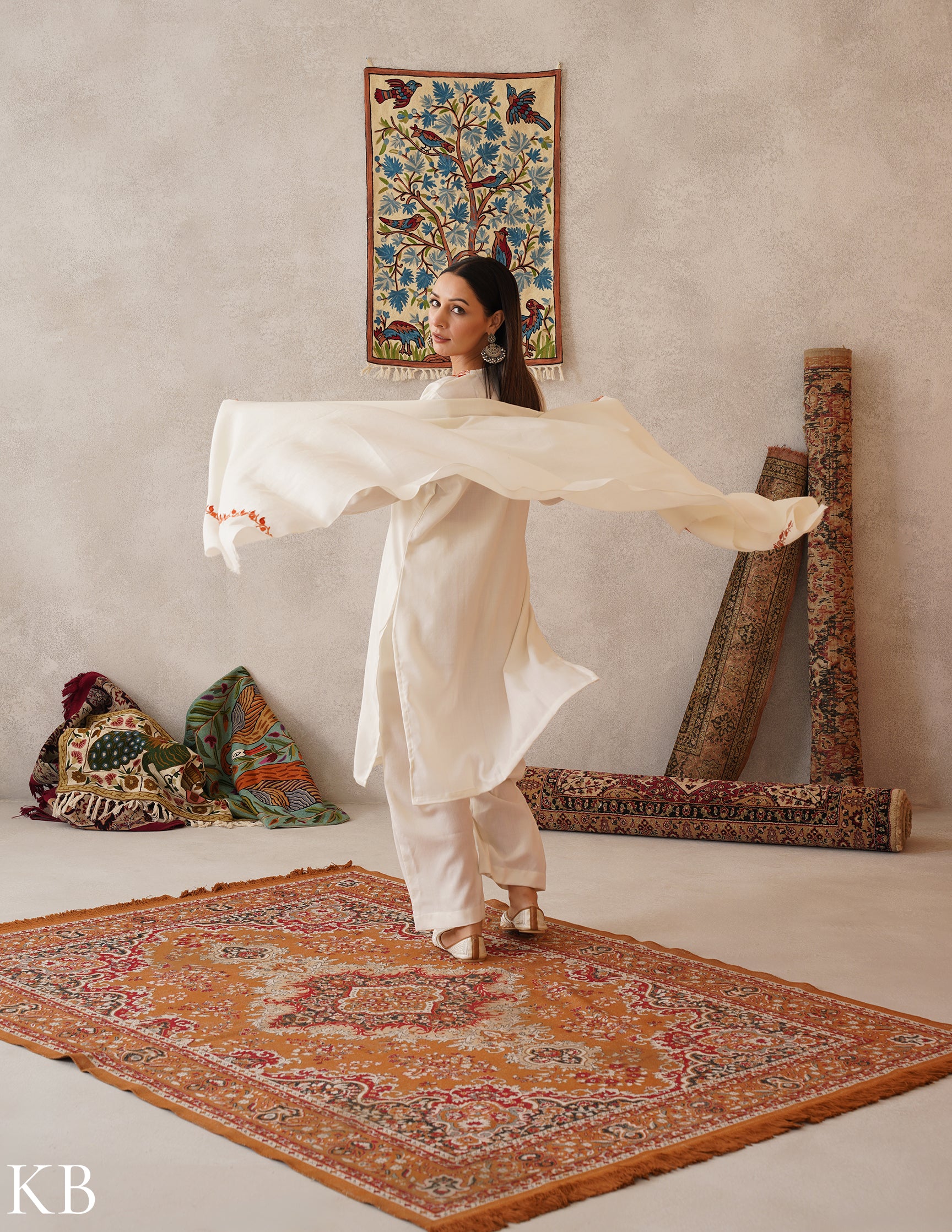 meHER Off-White Kashmiri Aari Woollen Co-ord Set - Kashmir Box