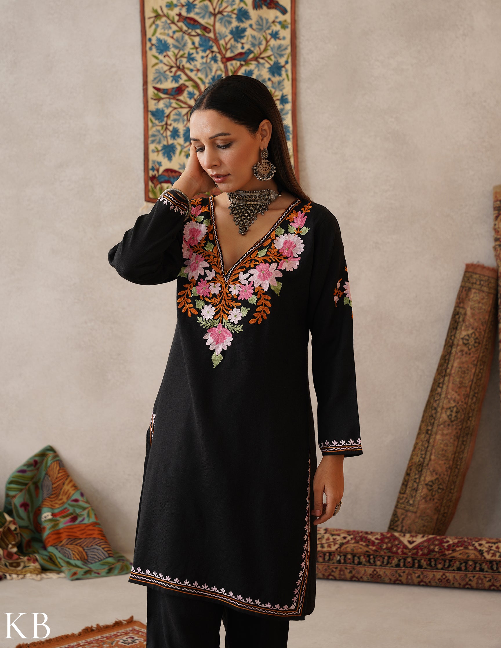 meHER Bold Black Kashmiri Aari Woollen Co-ord Set - Kashmir Box