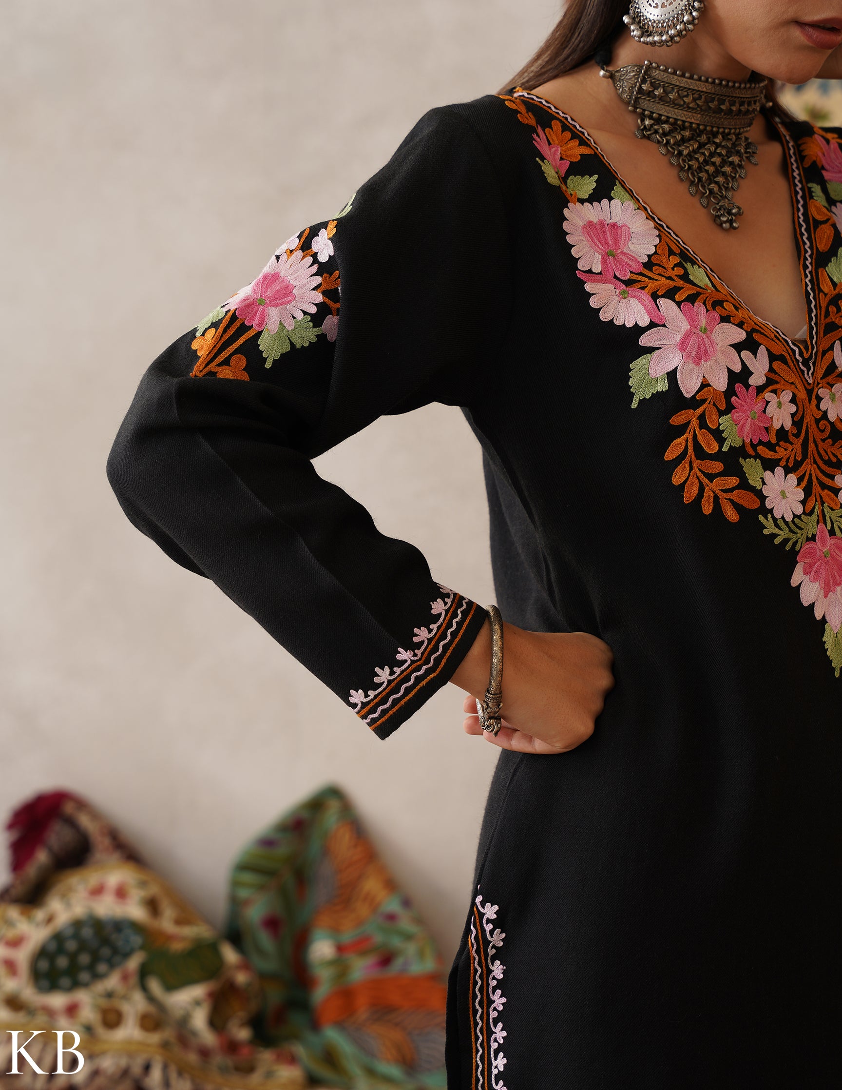 meHER Bold Black Kashmiri Aari Woollen Co-ord Set - Kashmir Box