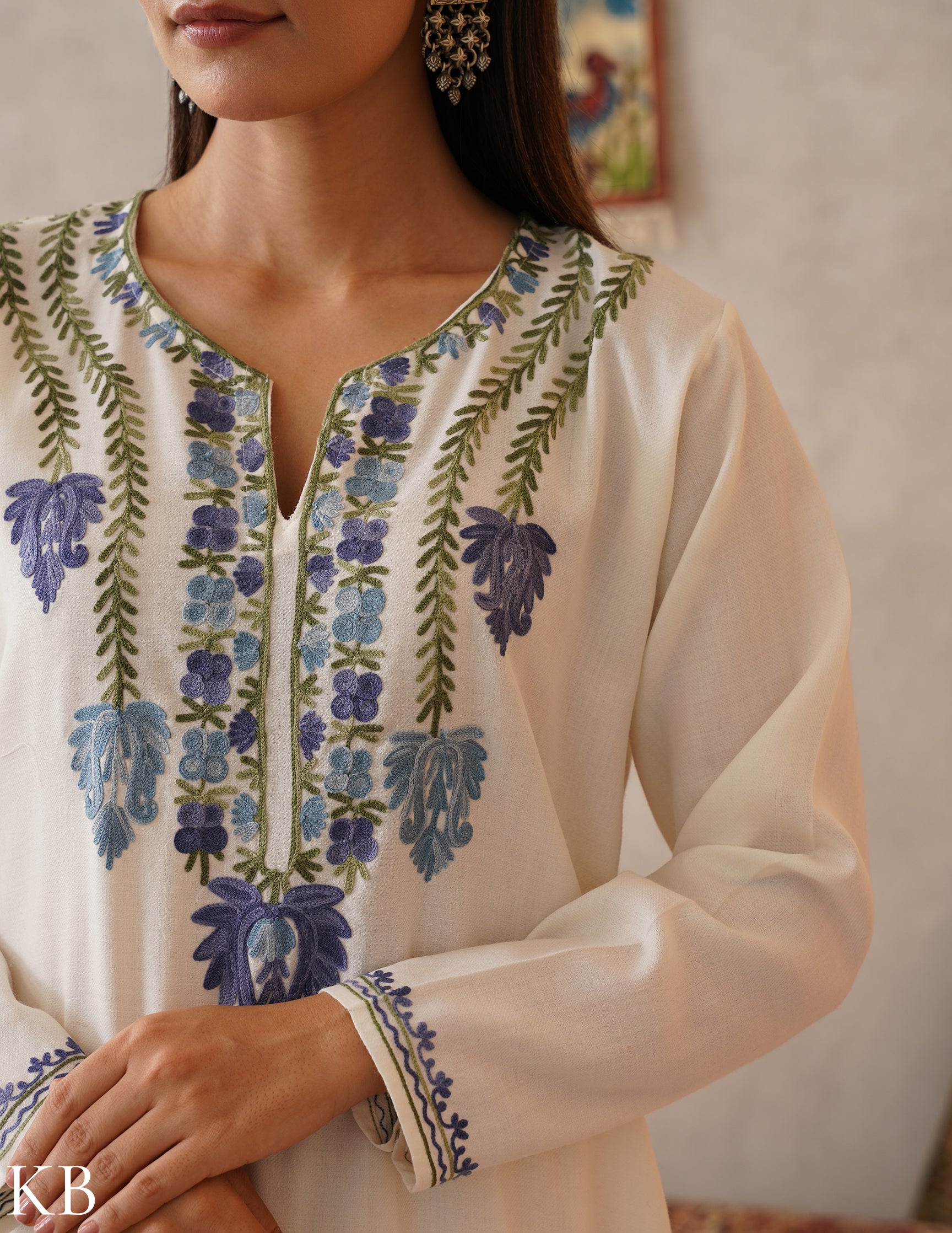 meHER Cream Off-White Kashmiri Aari Woollen Co-ord Set - Kashmir Box