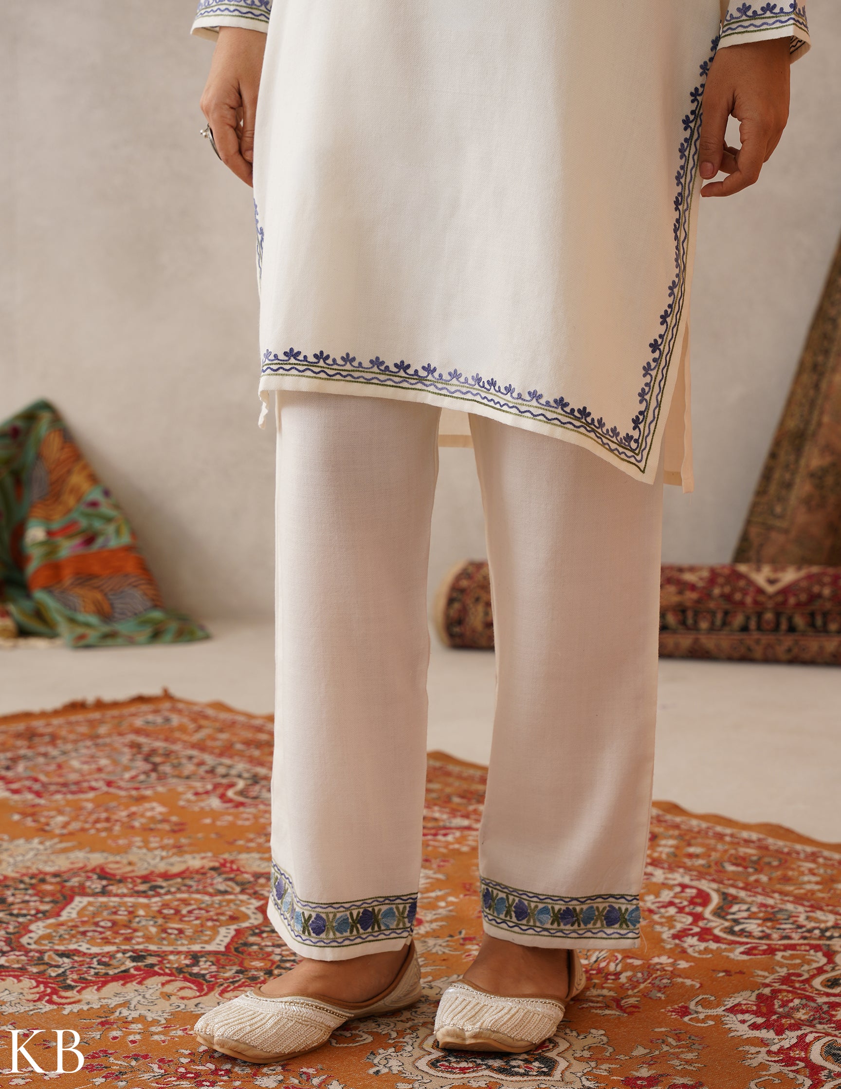 meHER Cream Off-White Kashmiri Aari Woollen Co-ord Set - Kashmir Box