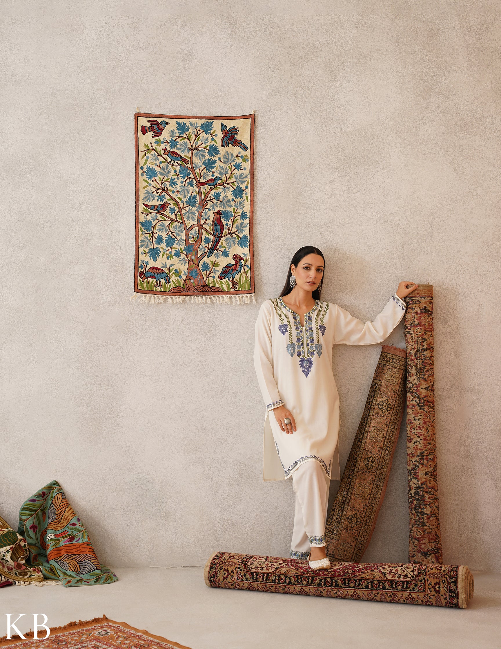 meHER Cream Off-White Kashmiri Aari Woollen Co-ord Set - Kashmir Box