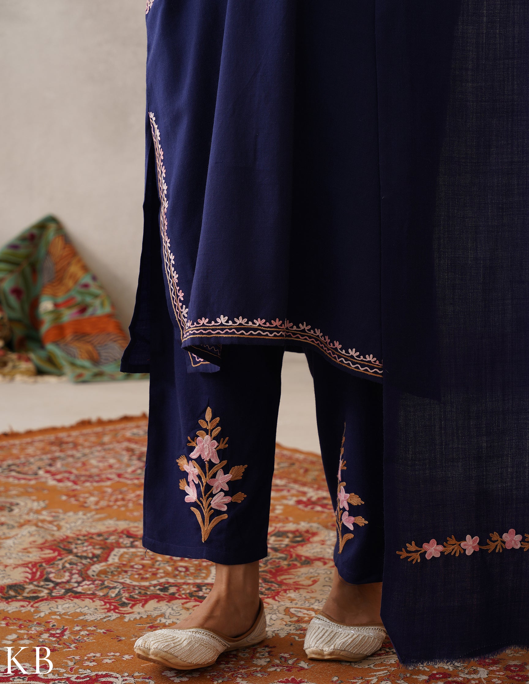 meHER Navy Blue Kashmiri Aari Woollen Co-ord Set - Kashmir Box
