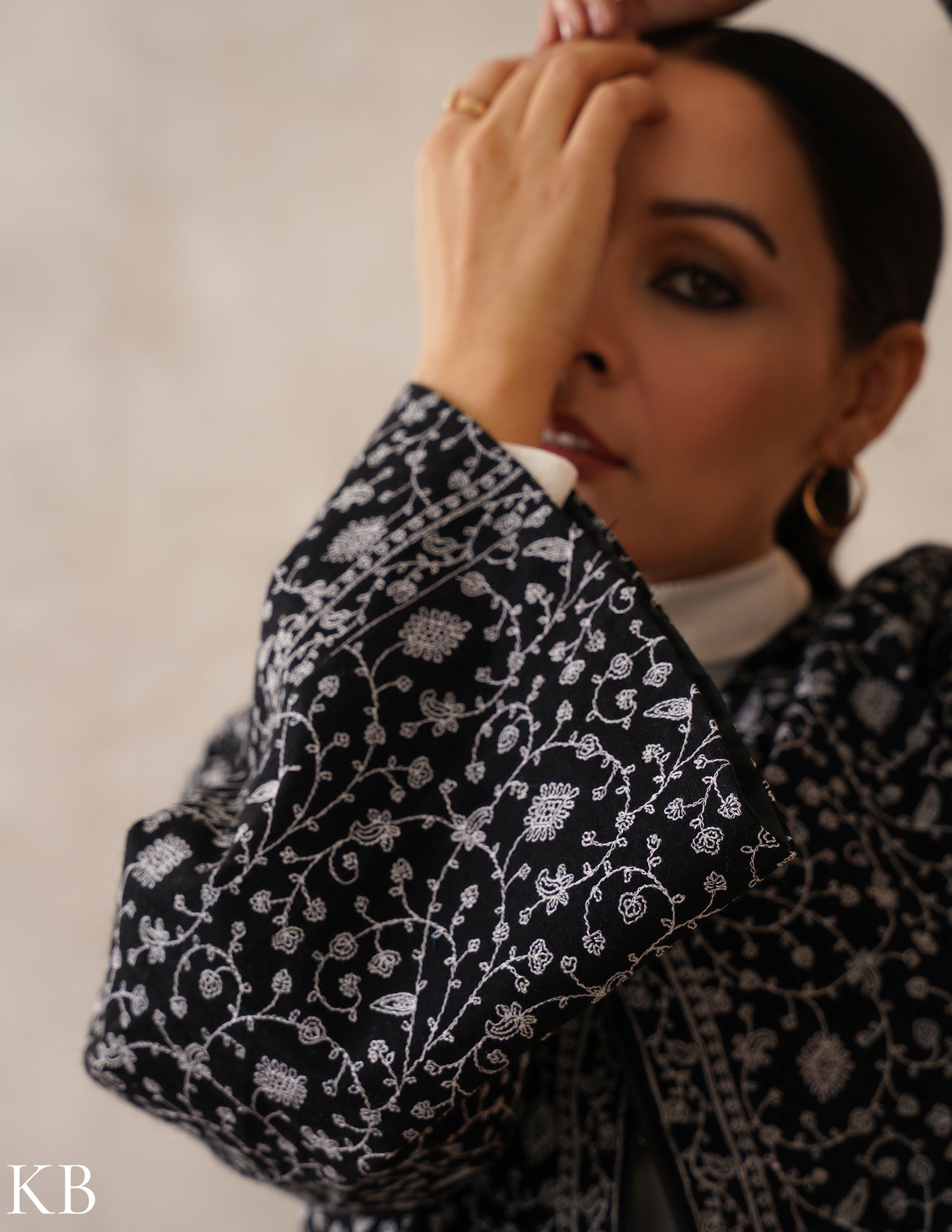 Nayaab Classic Black Kashmiri Sozni Fine Wool Cape Jacket - Kashmir Box