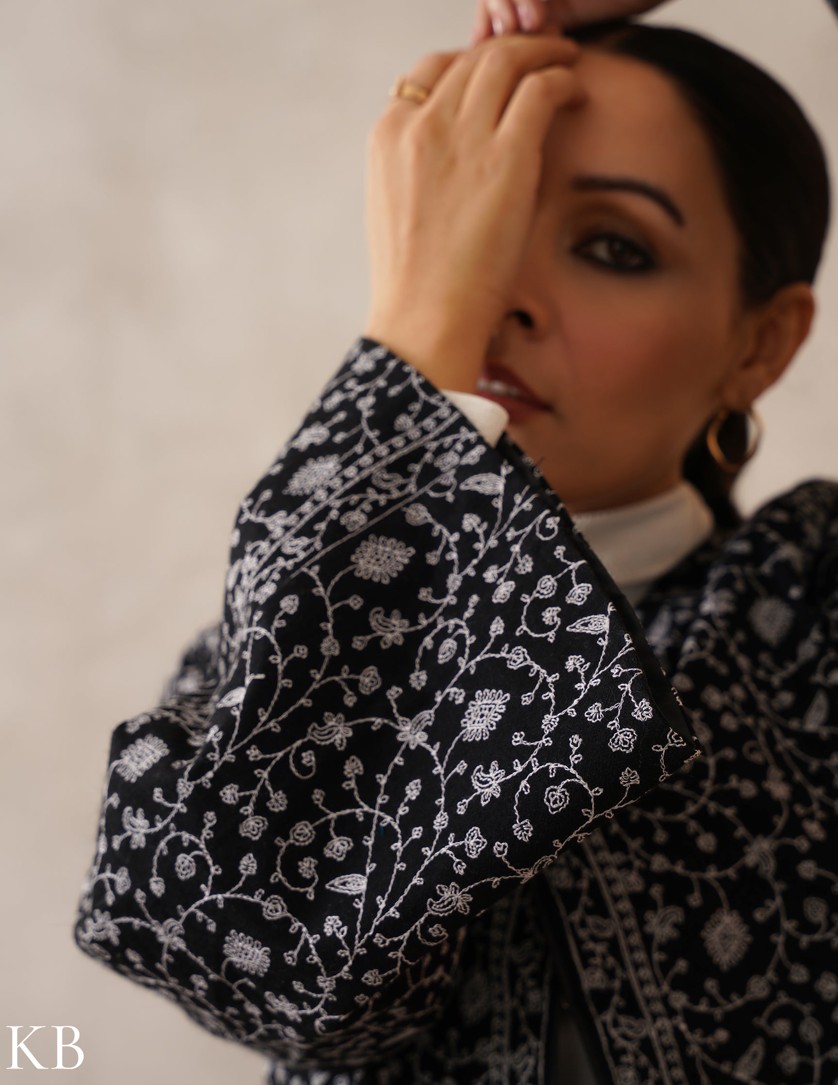 Nayaab Classic Black Kashmiri Sozni Fine Wool Cape Jacket - Kashmir Box