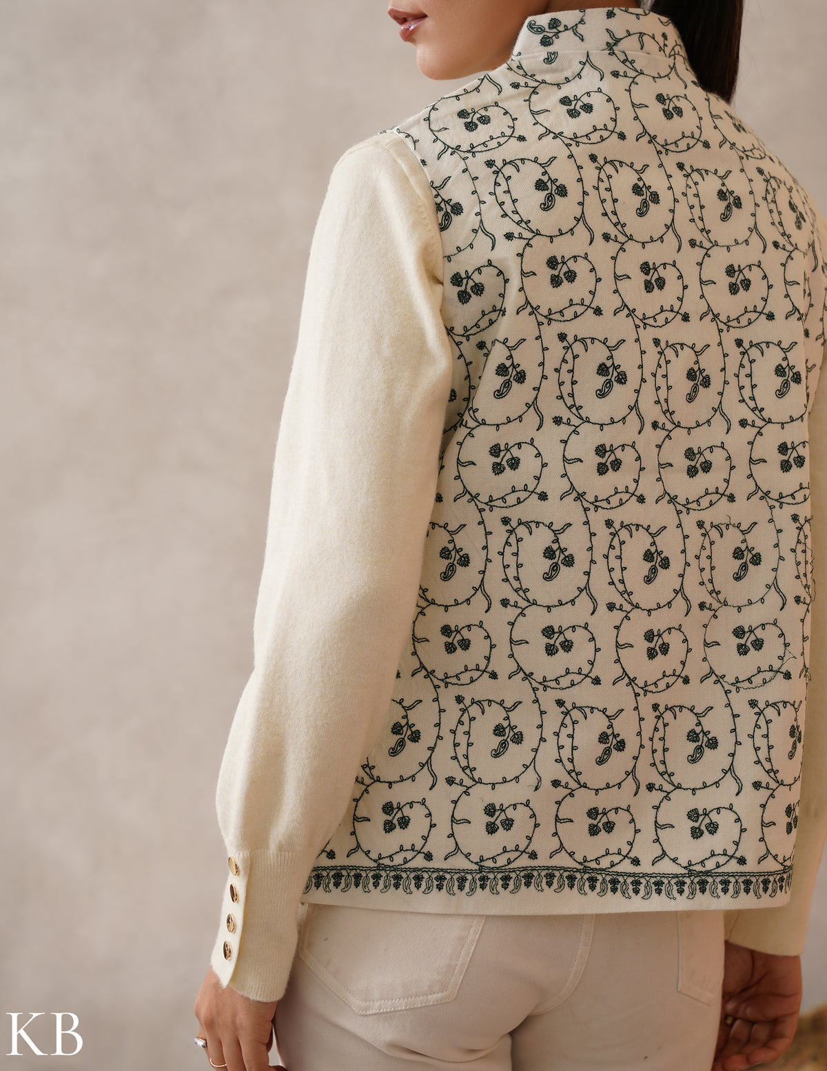 Nayaab Off-White Kashmiri Sozni Fine Wool Waistcoat - Kashmir Box