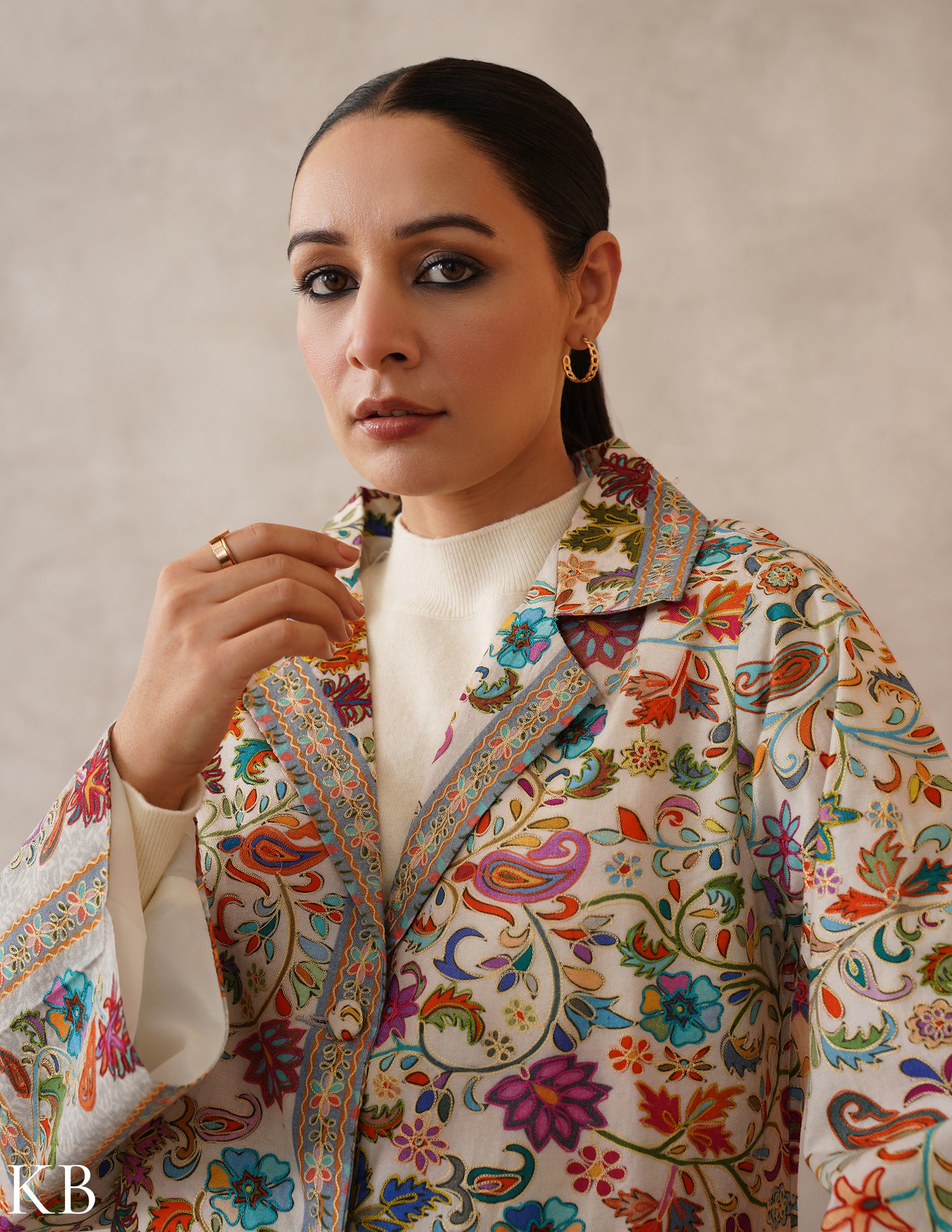 Nayaab Off-White Kalamkari Print Sozni Outlined Fine Wool Blazer - Kashmir Box