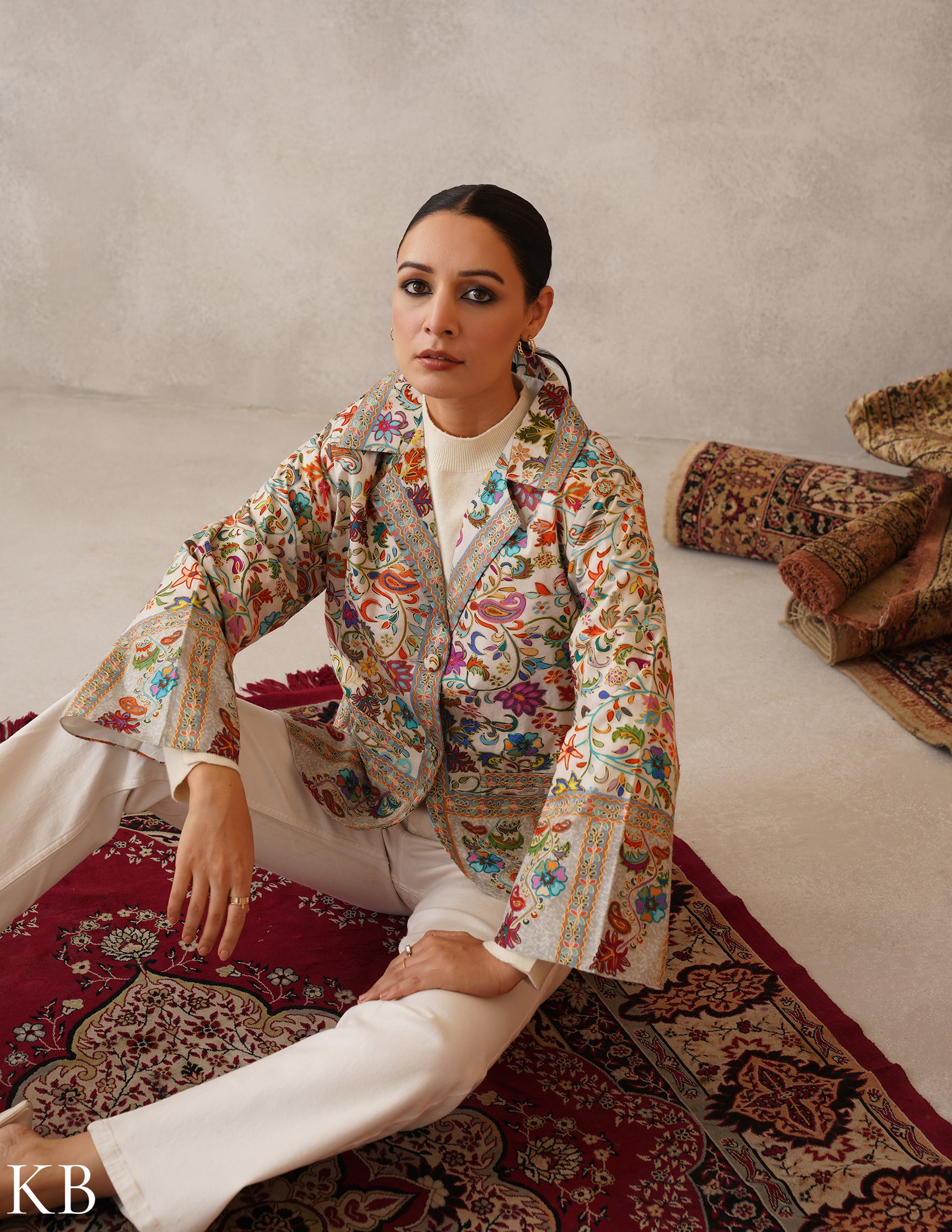 Nayaab Off-White Kalamkari Print Sozni Outlined Fine Wool Blazer - Kashmir Box