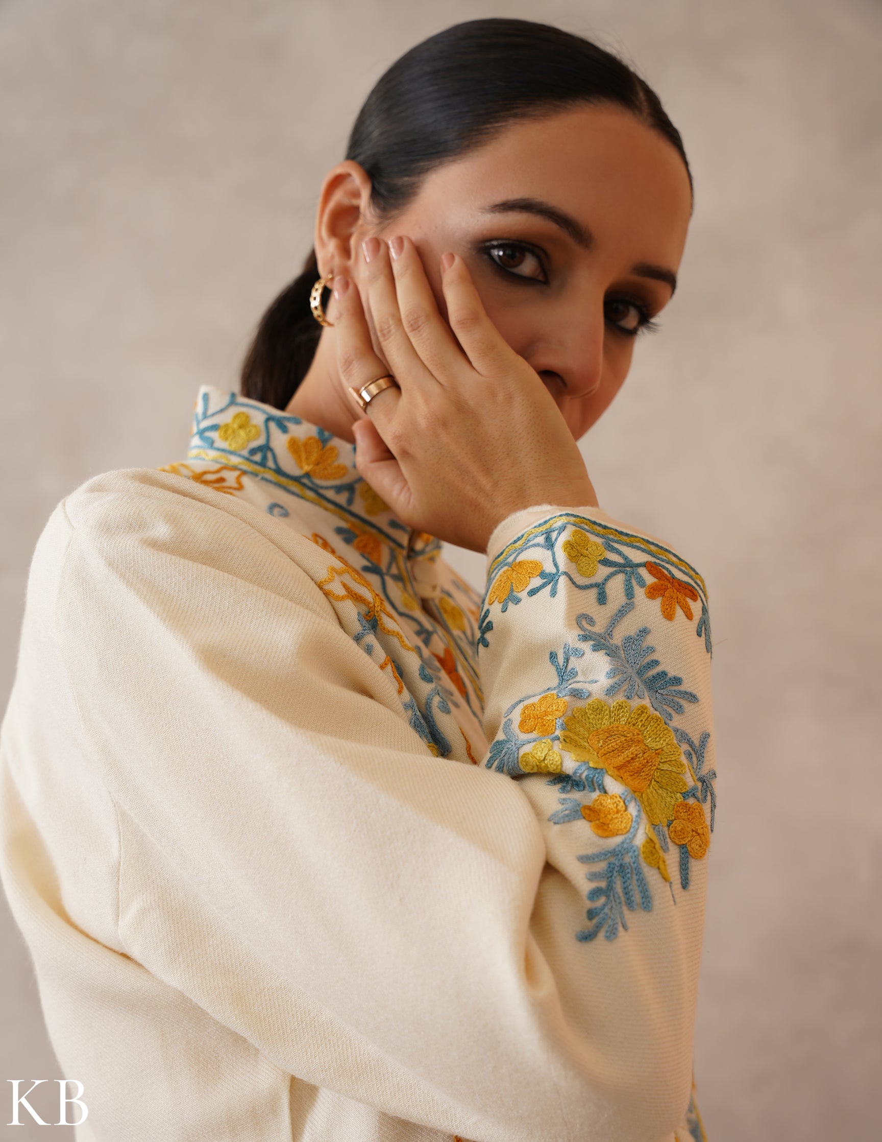 Nayaab Classic Cream Kashmiri Aari Cashmilon Jacket - Kashmir Box