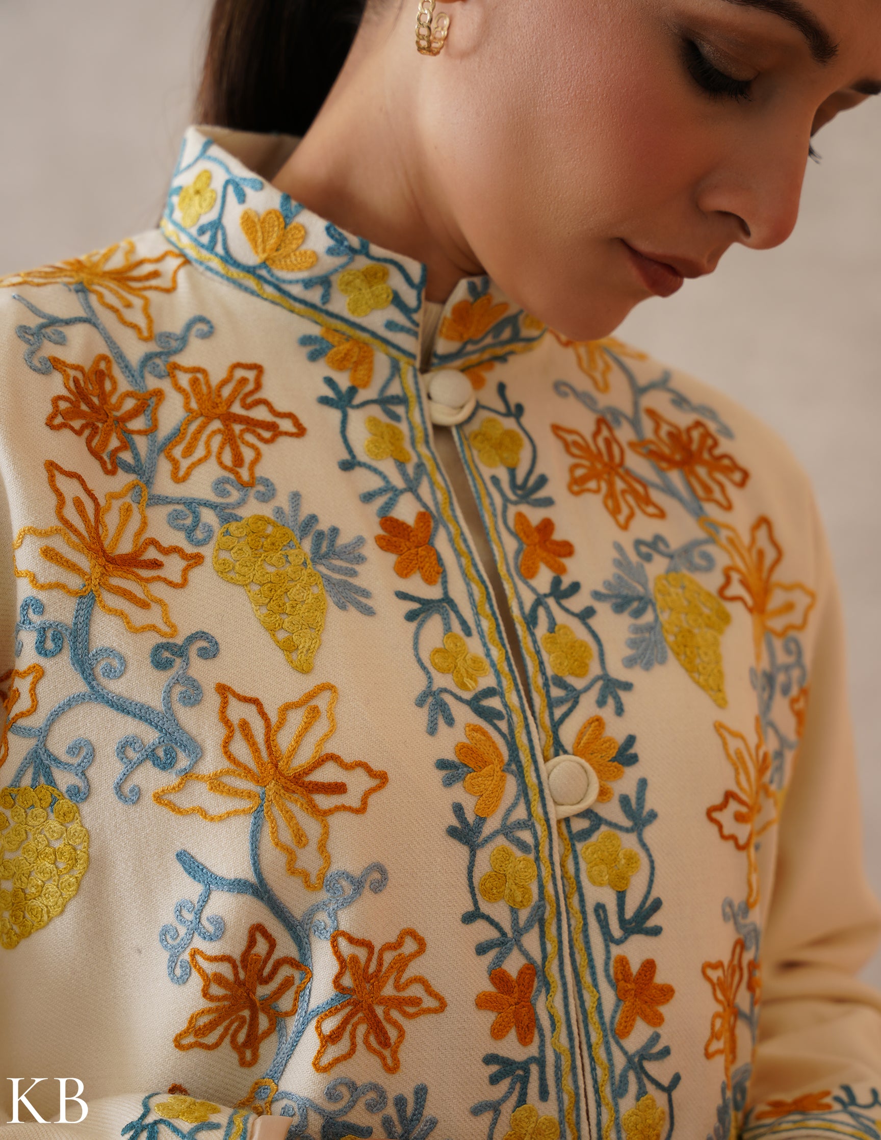 Nayaab Classic Cream Kashmiri Aari Cashmilon Jacket - Kashmir Box