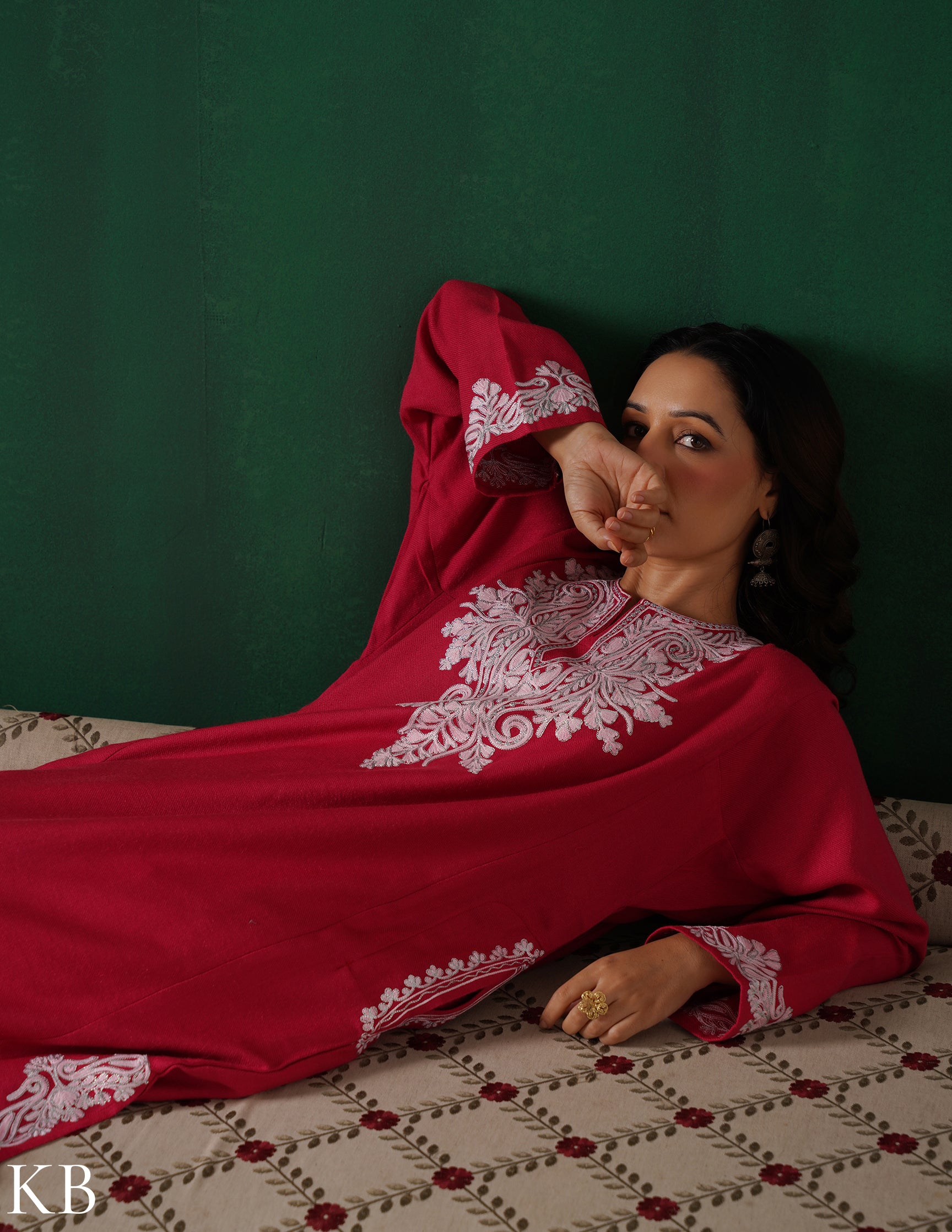 Kashmiri Light Pink Aari & Zari Outlined Woollen Phiran – Dark Pink | Timeless Winter Wear - Kashmir Box