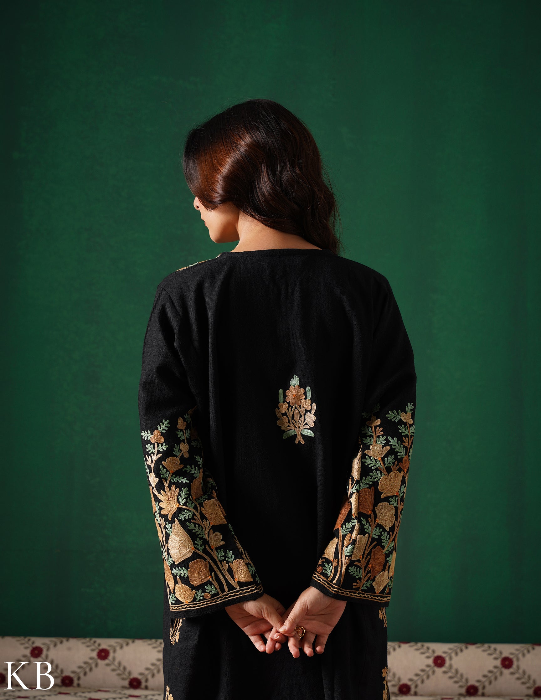 Rang-e-Khizan Pure Luxurious Wool Black Aari Phiran - Kashmir Box