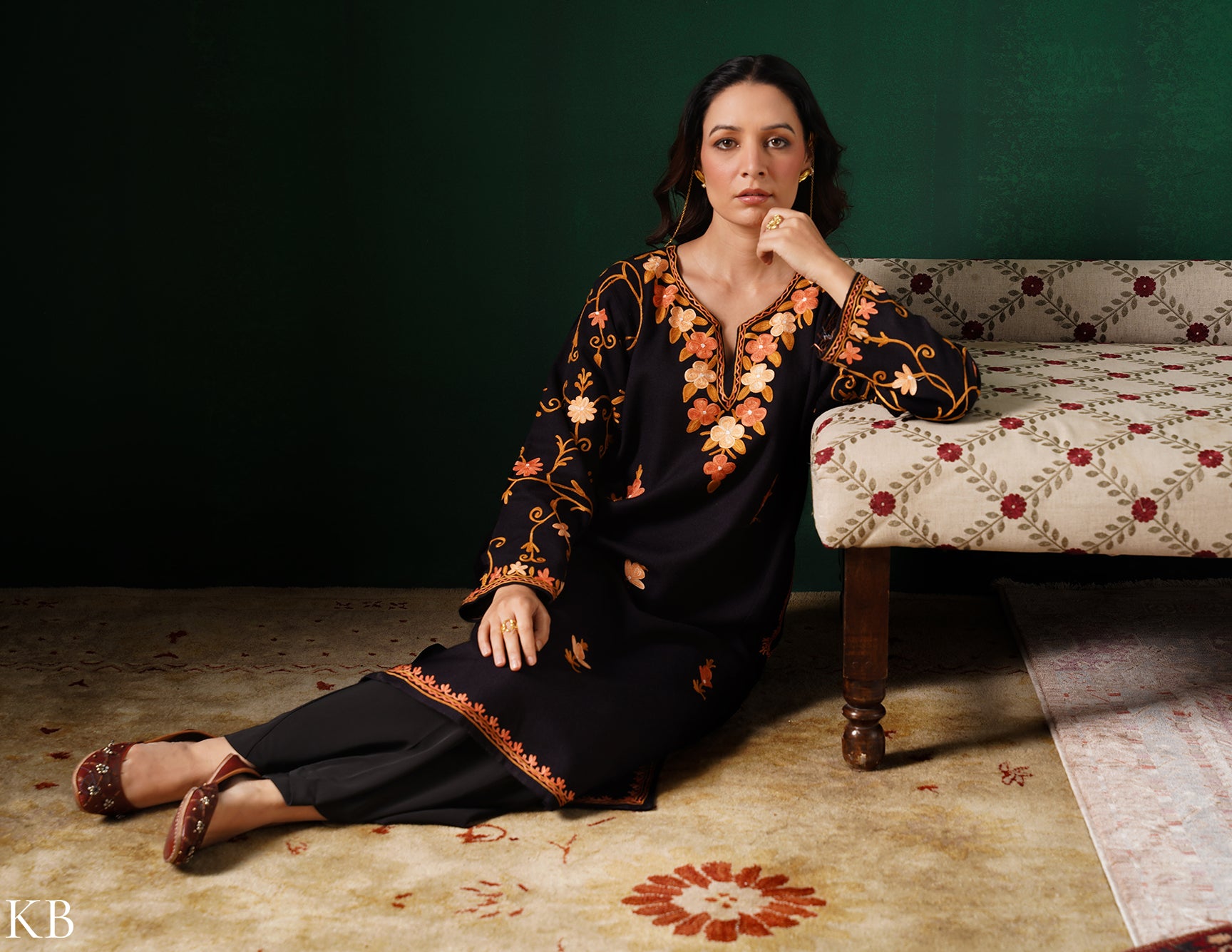 Kashmiri Pink & Brown Aari Embroidered Woollen Phiran – Black | Timeless Winter Wear - Kashmir Box