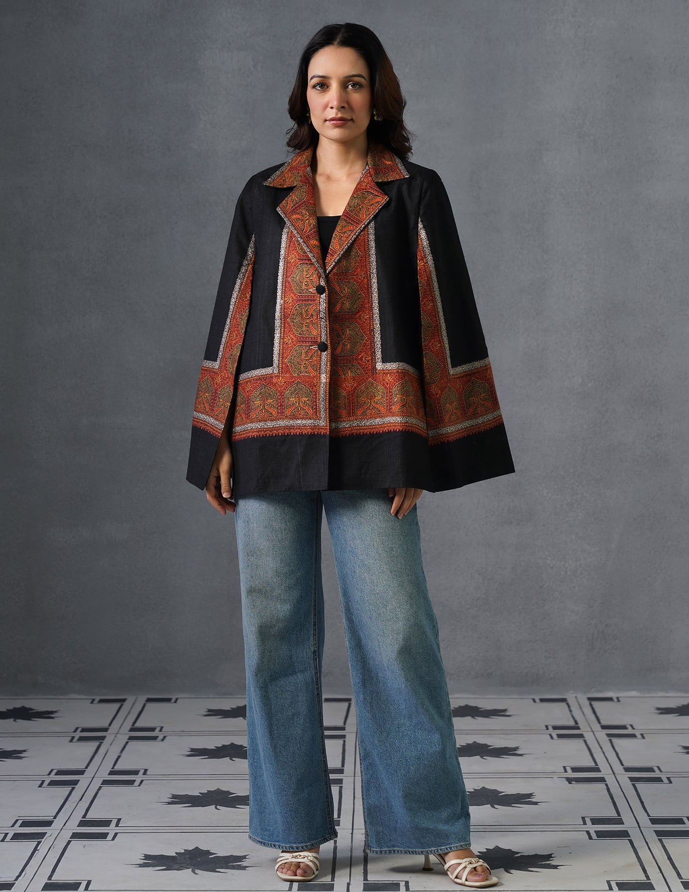 Nayaab Kashmiri Sozni Embroidered Woollen Jacket – Black - Kashmir Box