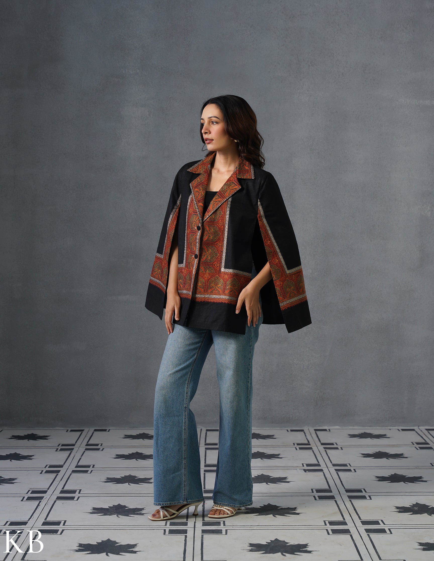 Nayaab Kashmiri Sozni Embroidered Woollen Jacket – Black - Kashmir Box