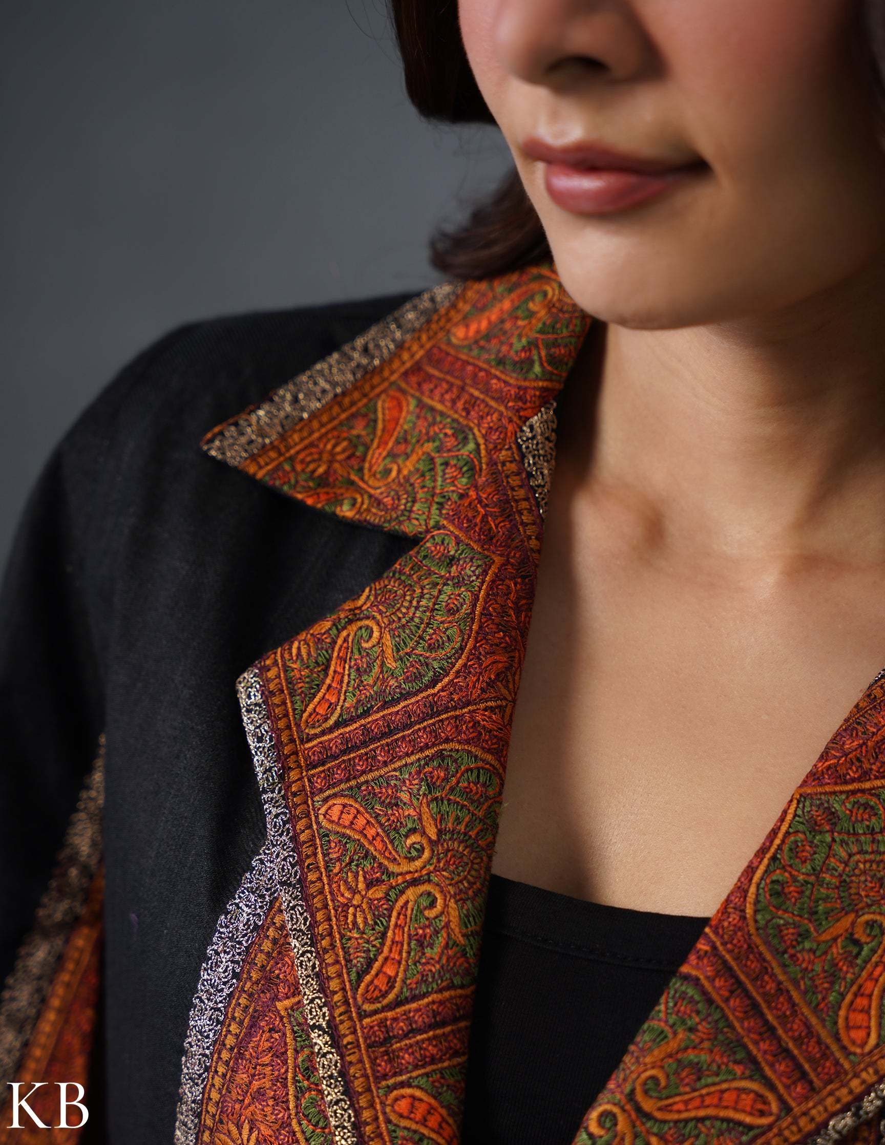 Nayaab Kashmiri Sozni Embroidered Woollen Jacket – Black - Kashmir Box
