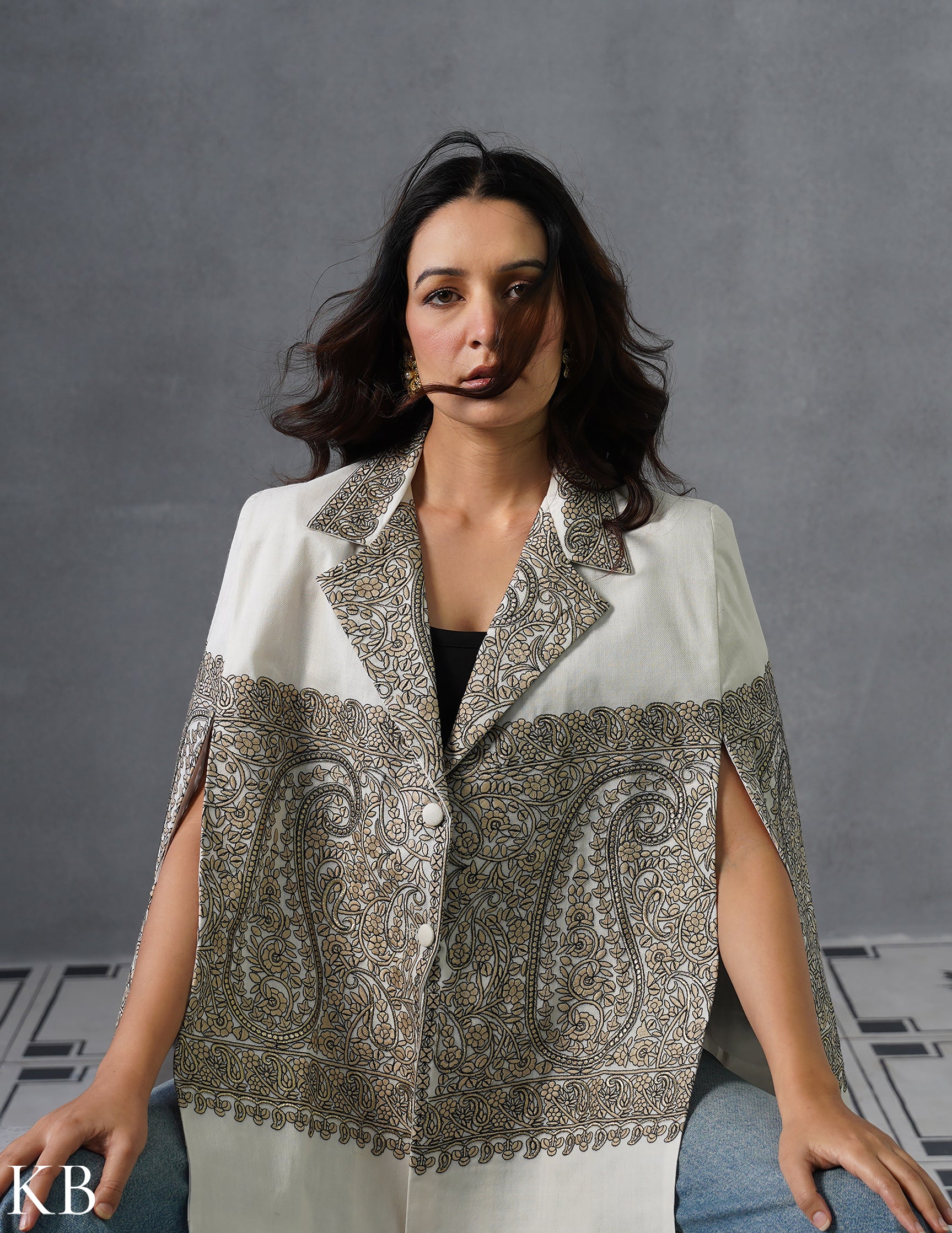 Nayaab Kashmiri Sozni Embroidered Woollen Jacket – White - Kashmir Box