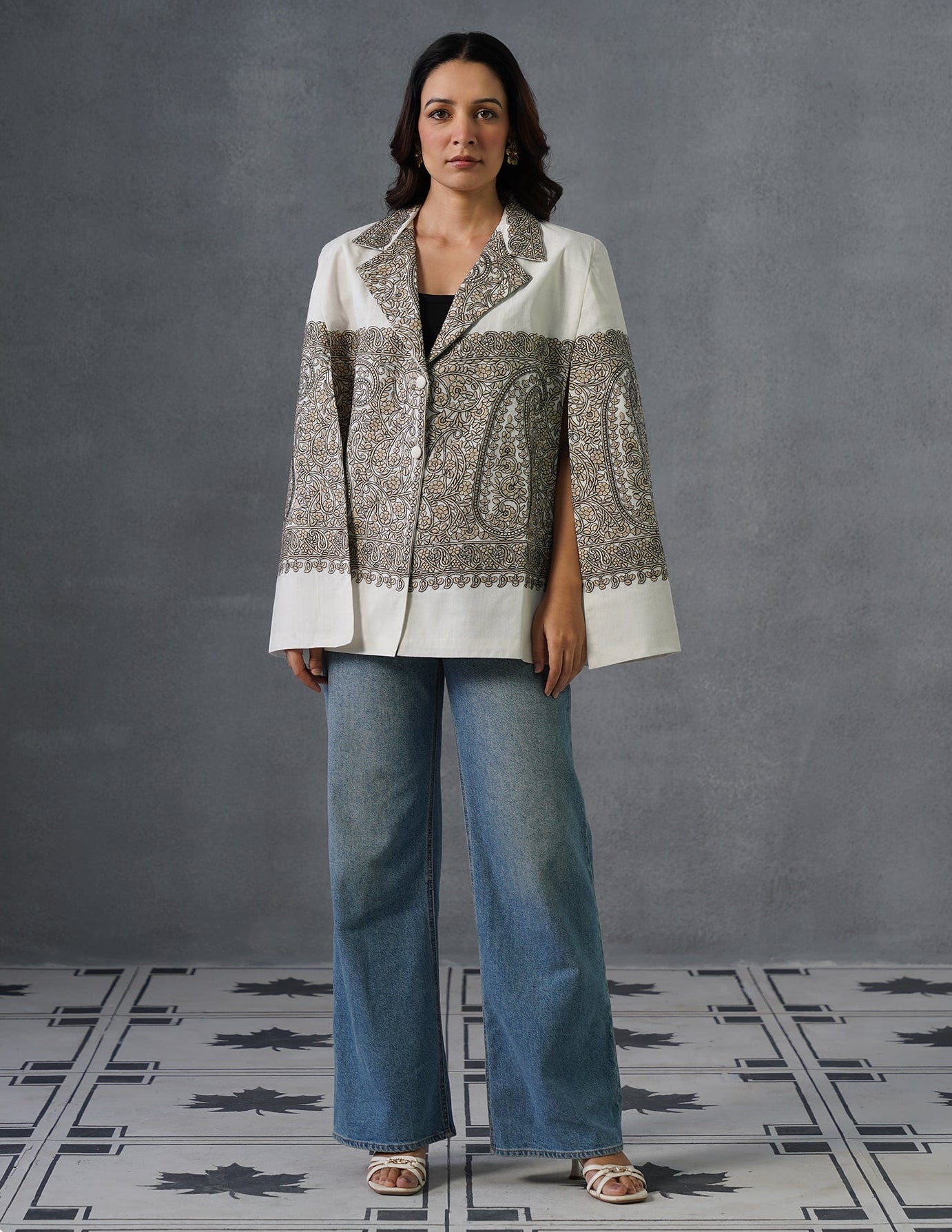 Nayaab Kashmiri Sozni Embroidered Woollen Jacket – White - Kashmir Box