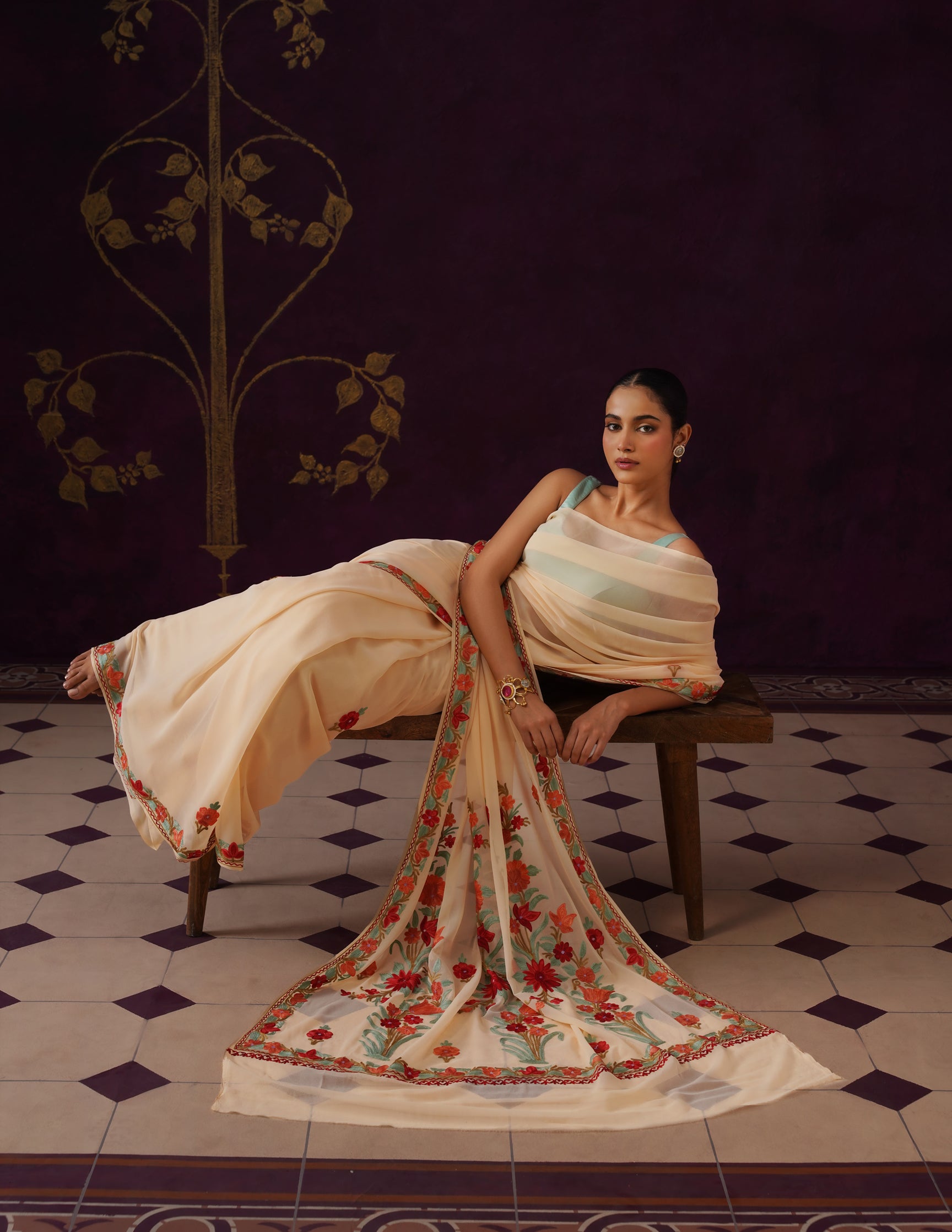Kashmiri Aari Embroidered Georgette Saree – Cream