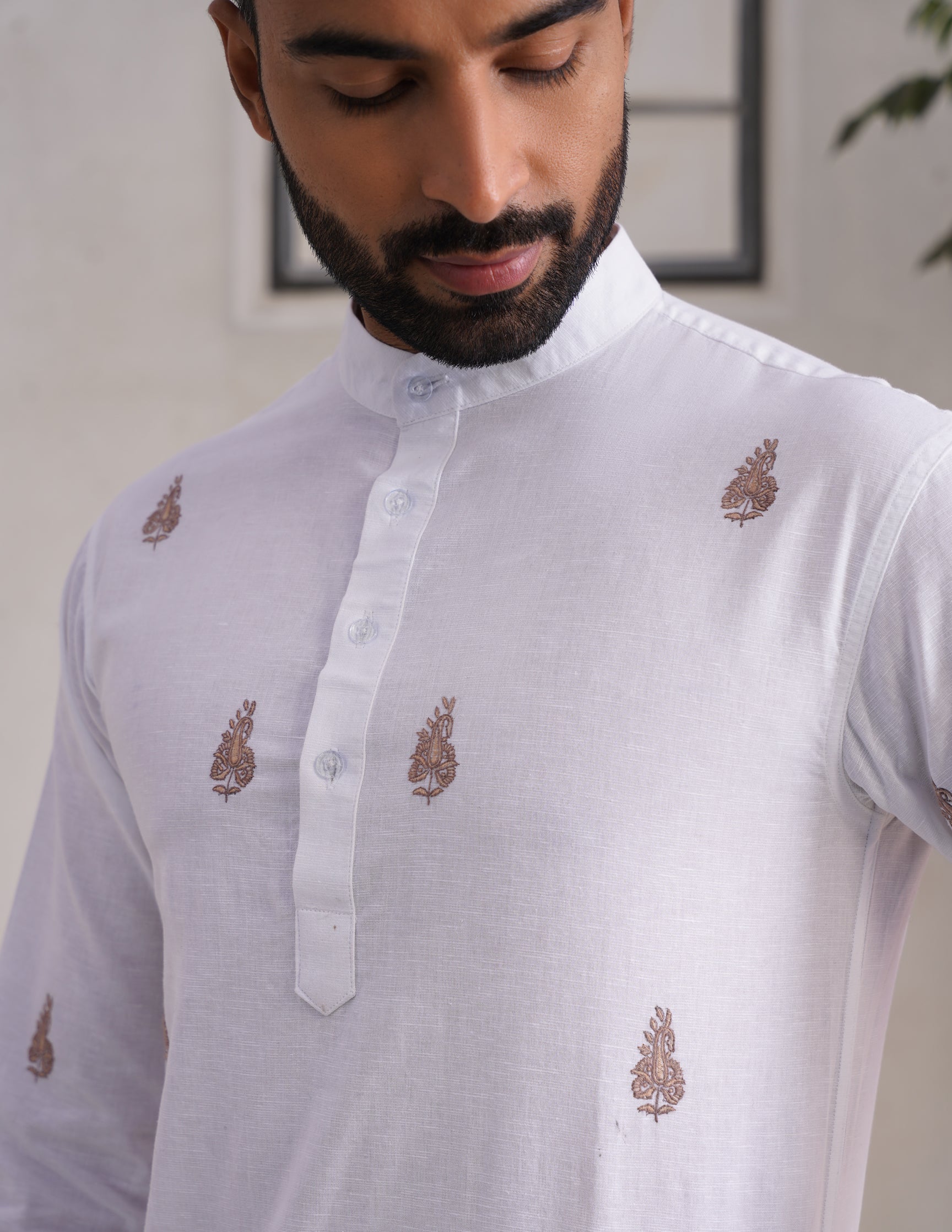 Kashmiri Sozni Paisley Embroidered Linen Cotton Short Kurta – White | Handcrafted Heritage - Kashmir Box