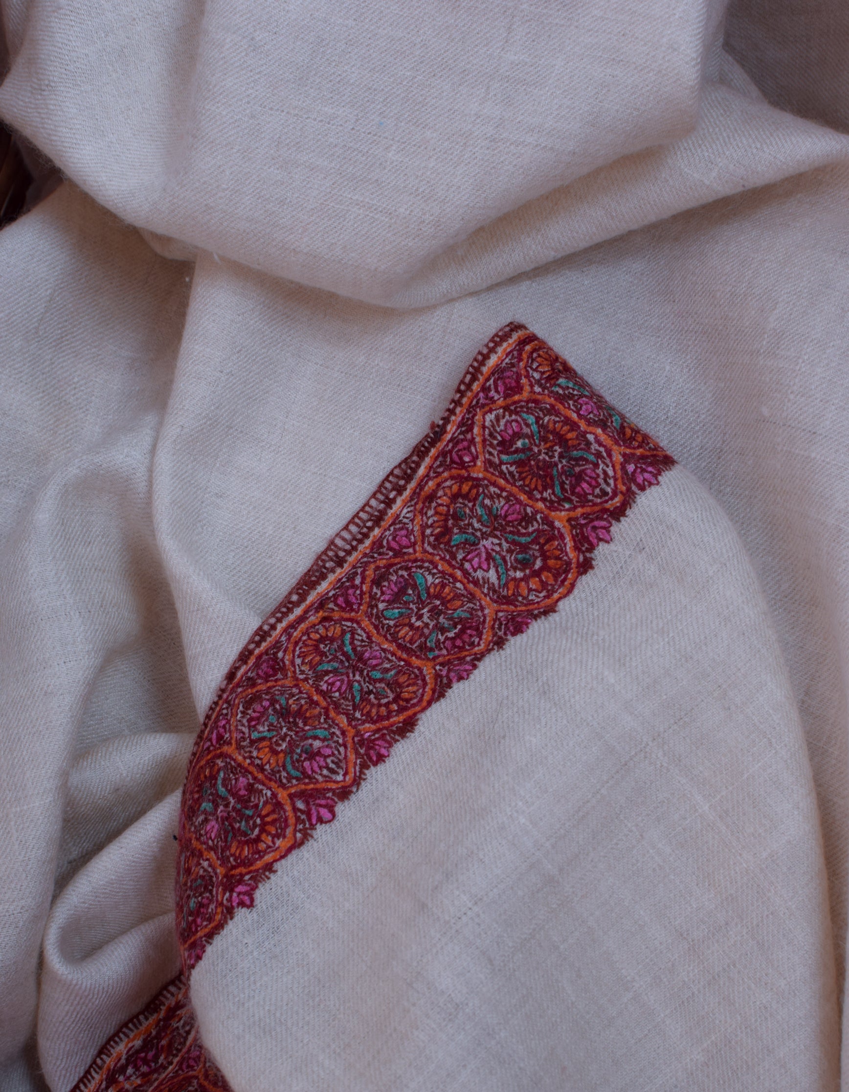 Natural Light Beige Handwoven Sozni Border Embroidered Cashmere Pashmina Shawl - Kashmir Box