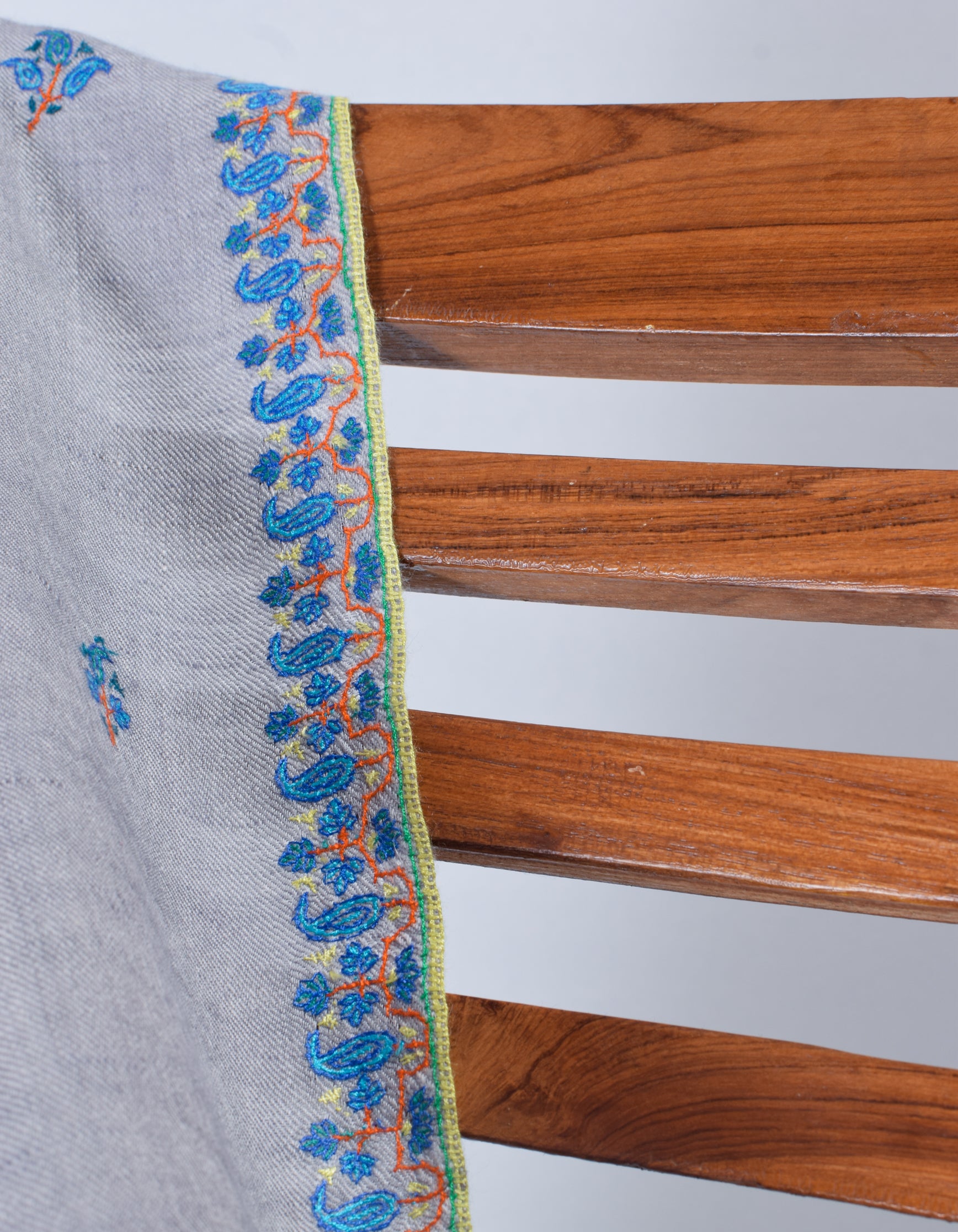 Ash Grey Handwoven Sozni Border Embroidered Cashmere Pashmina Stole - Kashmir Box