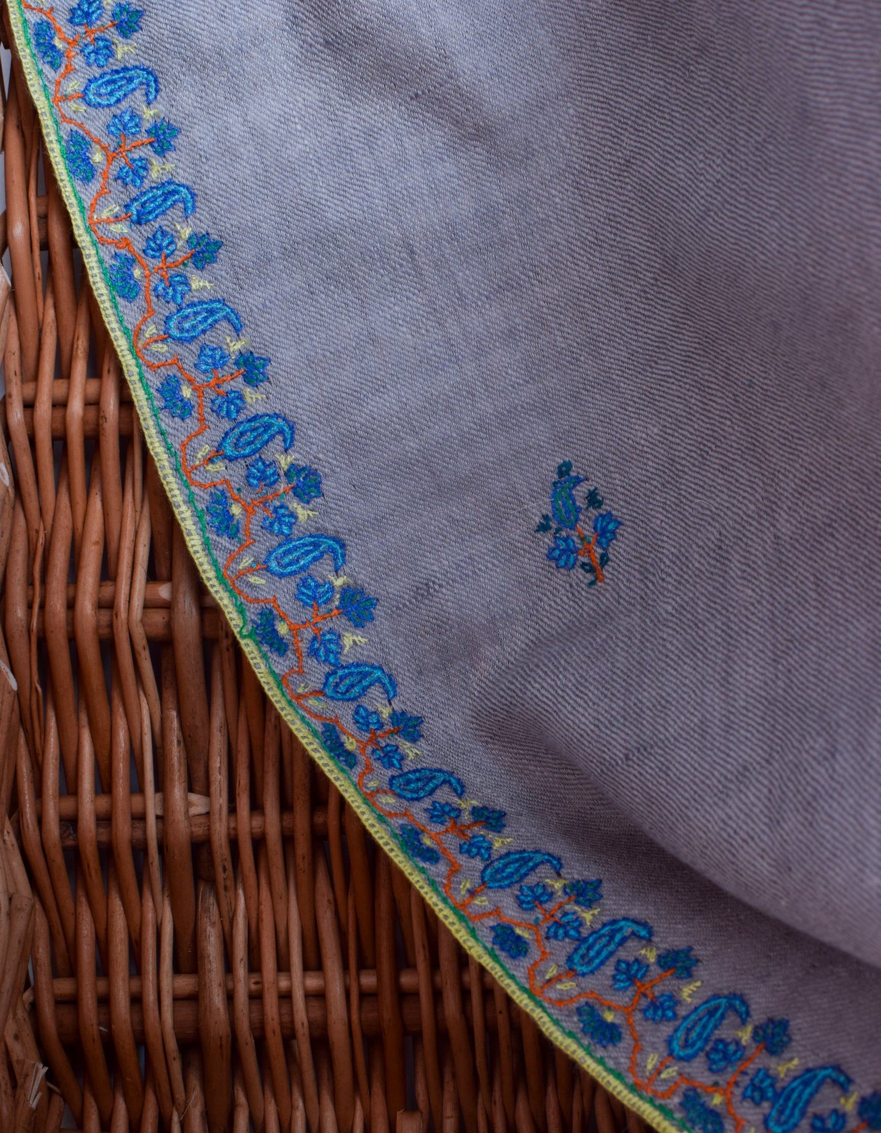 Ash Grey Handwoven Sozni Border Embroidered Cashmere Pashmina Stole - Kashmir Box