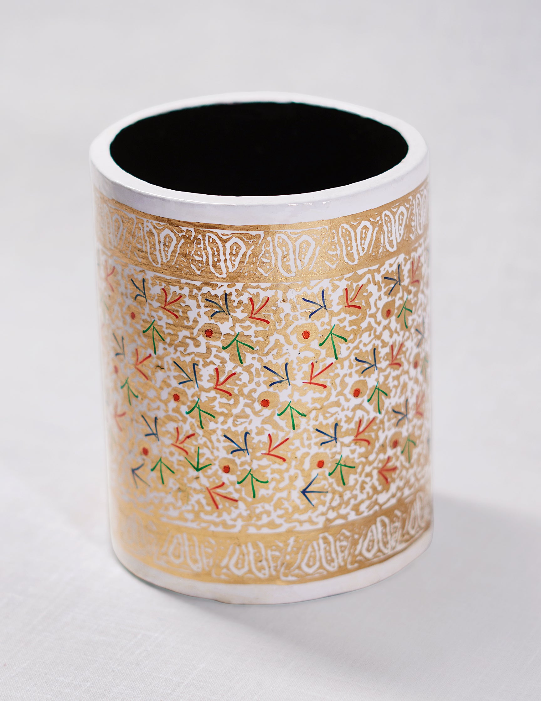 Handmade Kashmir Papier-Mâché Pen Holder — Hand-Painted Design | Ø 7.5 cm × 10.8 cm (H)