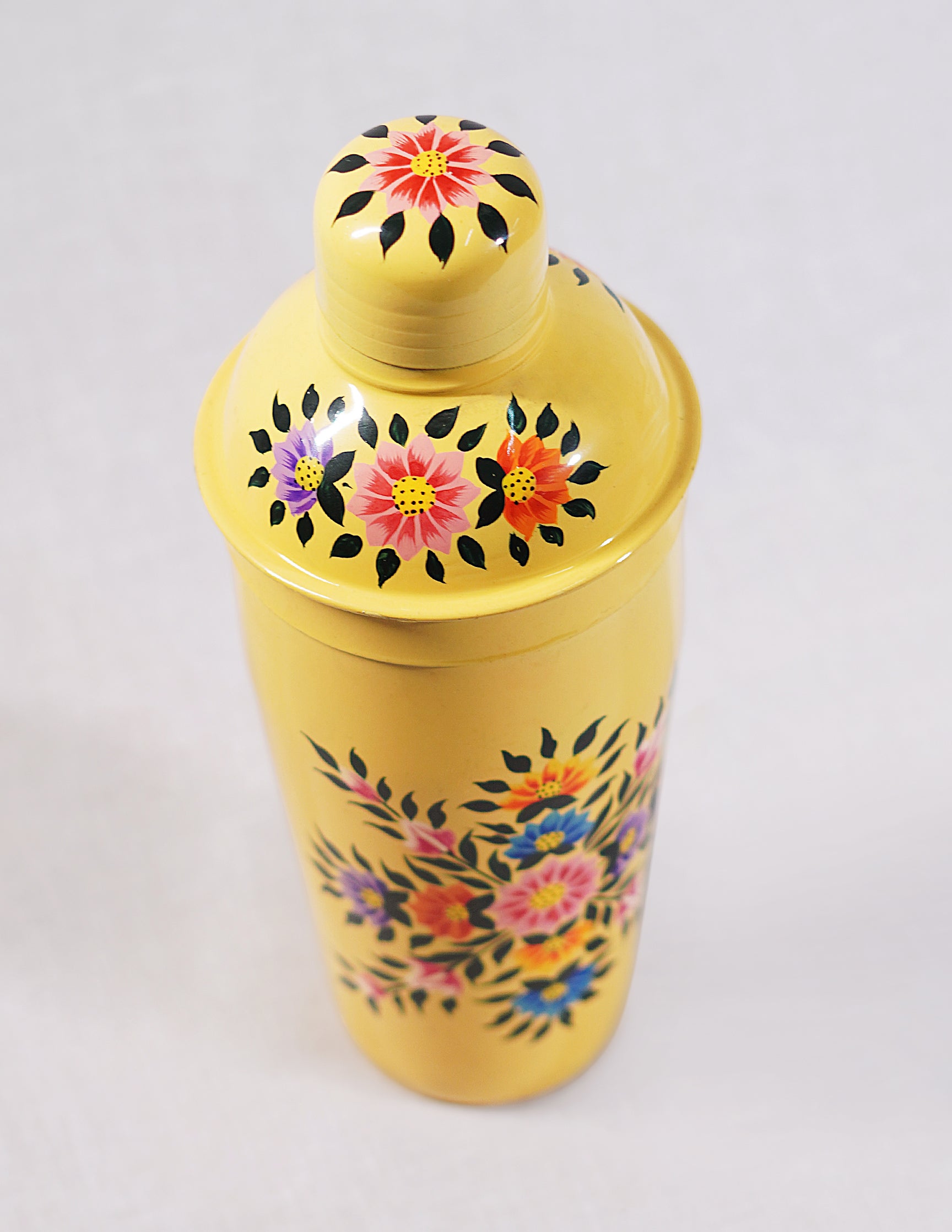 Handmade Kashmir Papier-Mâché Cocktail Shaker — Hand-Painted Design | Ø 8.5 cm × 24 cm (H)