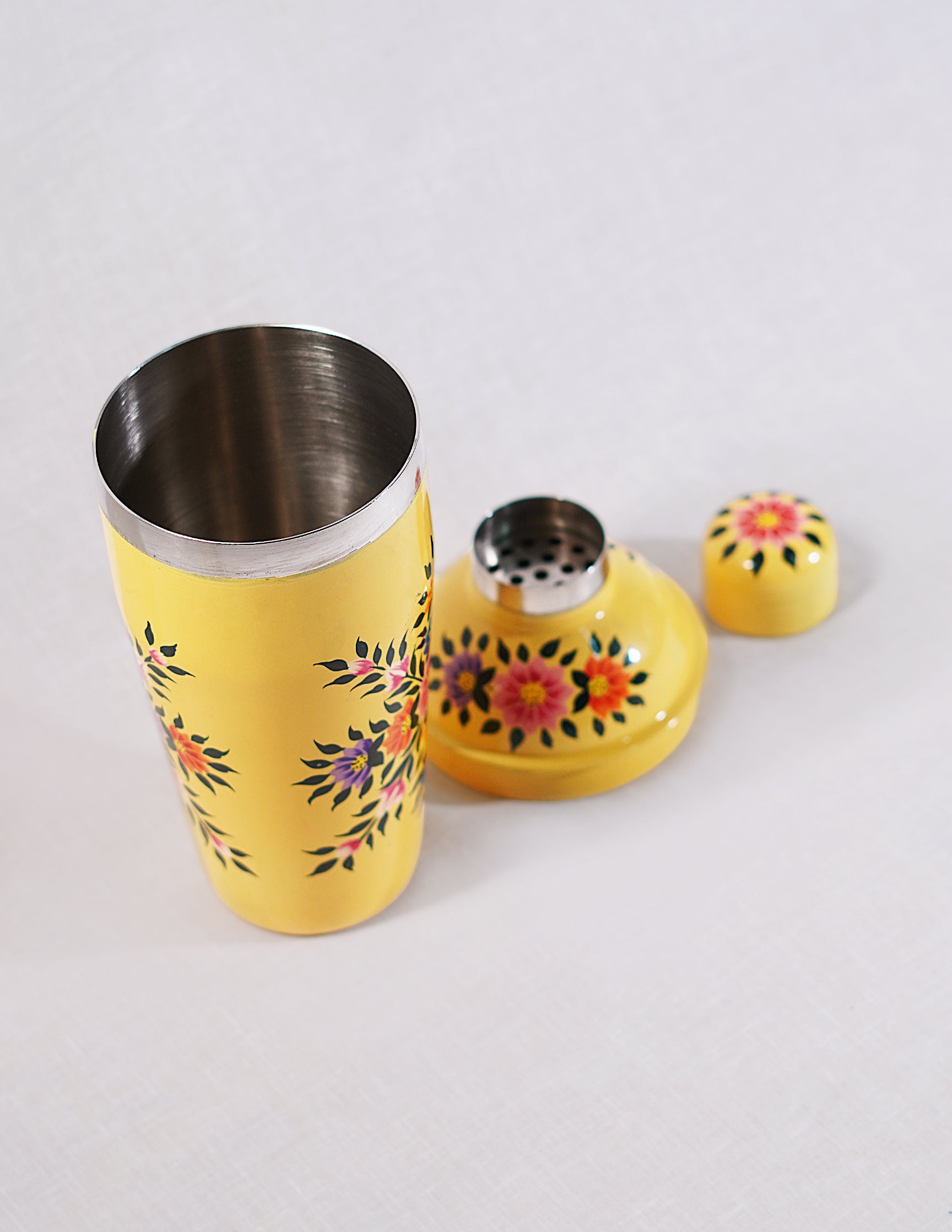Handmade Kashmir Papier-Mâché Cocktail Shaker — Hand-Painted Design | Ø 8.5 cm × 24 cm (H)