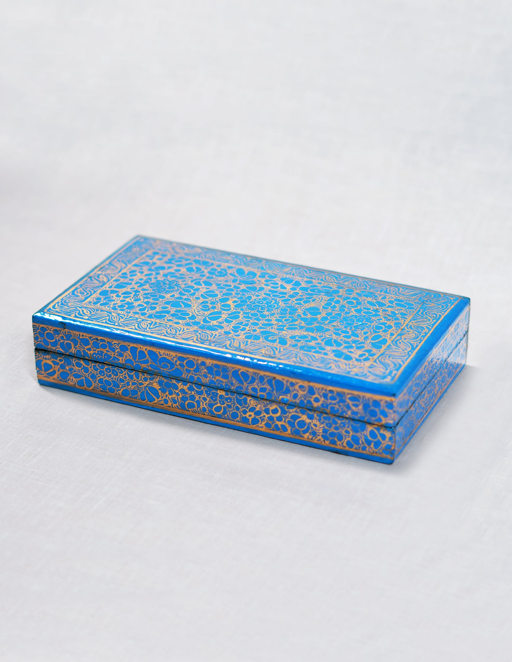 Handmade Kashmir Papier-Mâché Flat Box — Hand-Painted Design | 10 cm (L) × 17.5 cm (B) × 3.5 cm (H)