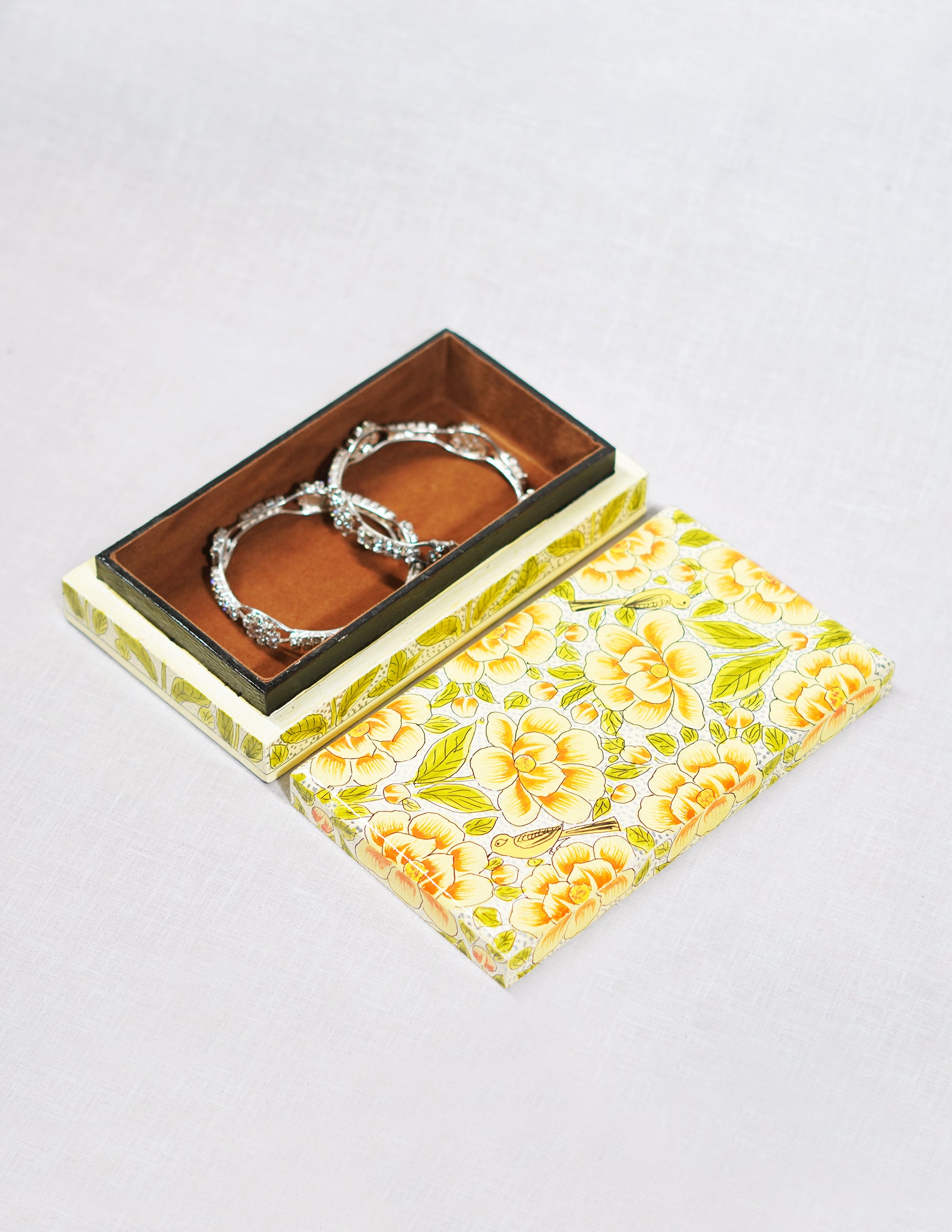 Handmade Kashmir Papier-Mâché Flat Box — Hand-Painted Design | 10 cm (L) × 17.5 cm (B) × 3.5 cm (H)