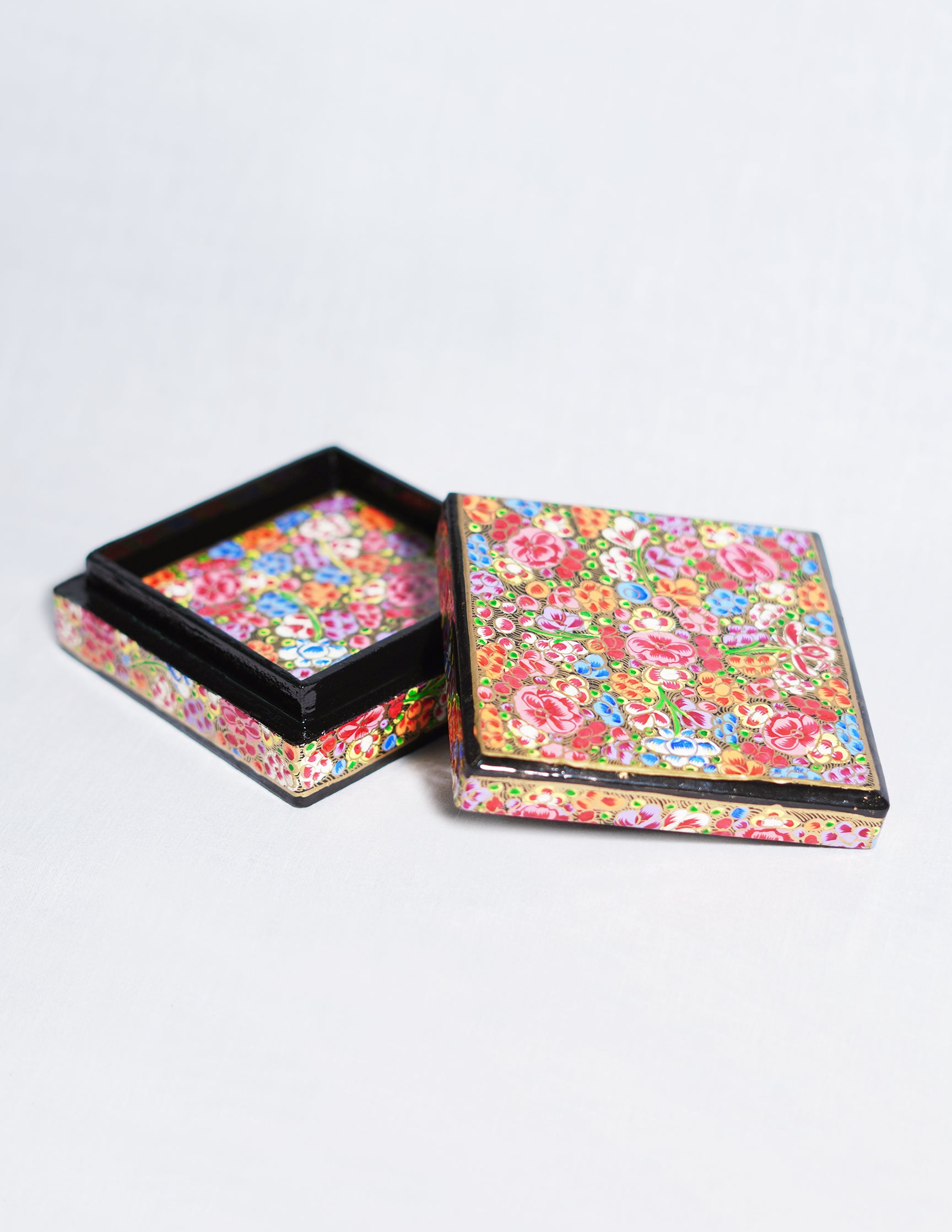 Handmade Kashmir Papier-Mâché Coaster Set — Hand-Painted Design | 11 cm (L) × 11 cm (B) × 3.5 cm (H)