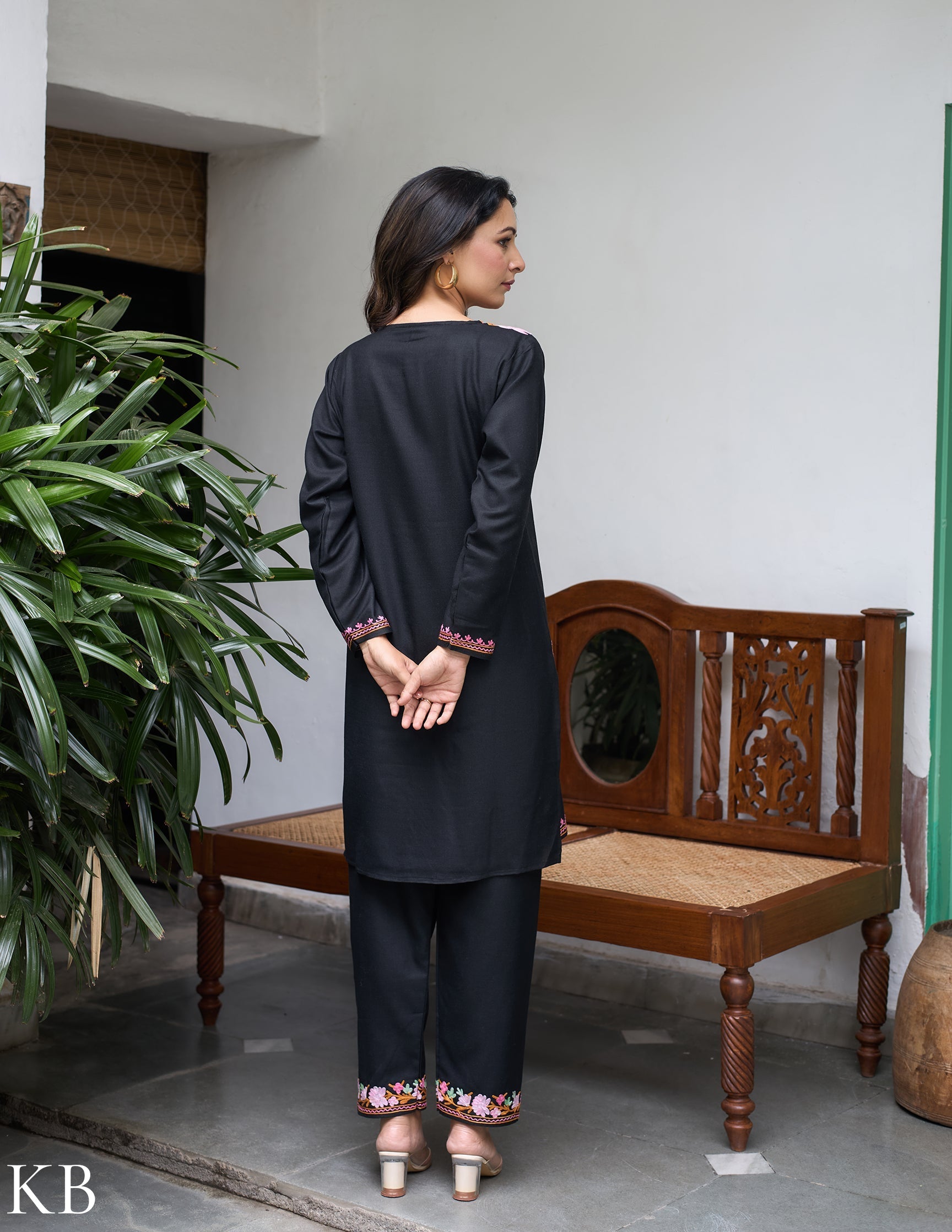 Nigeen Kashmiri Aari Black Co-ord set - Kashmir Box