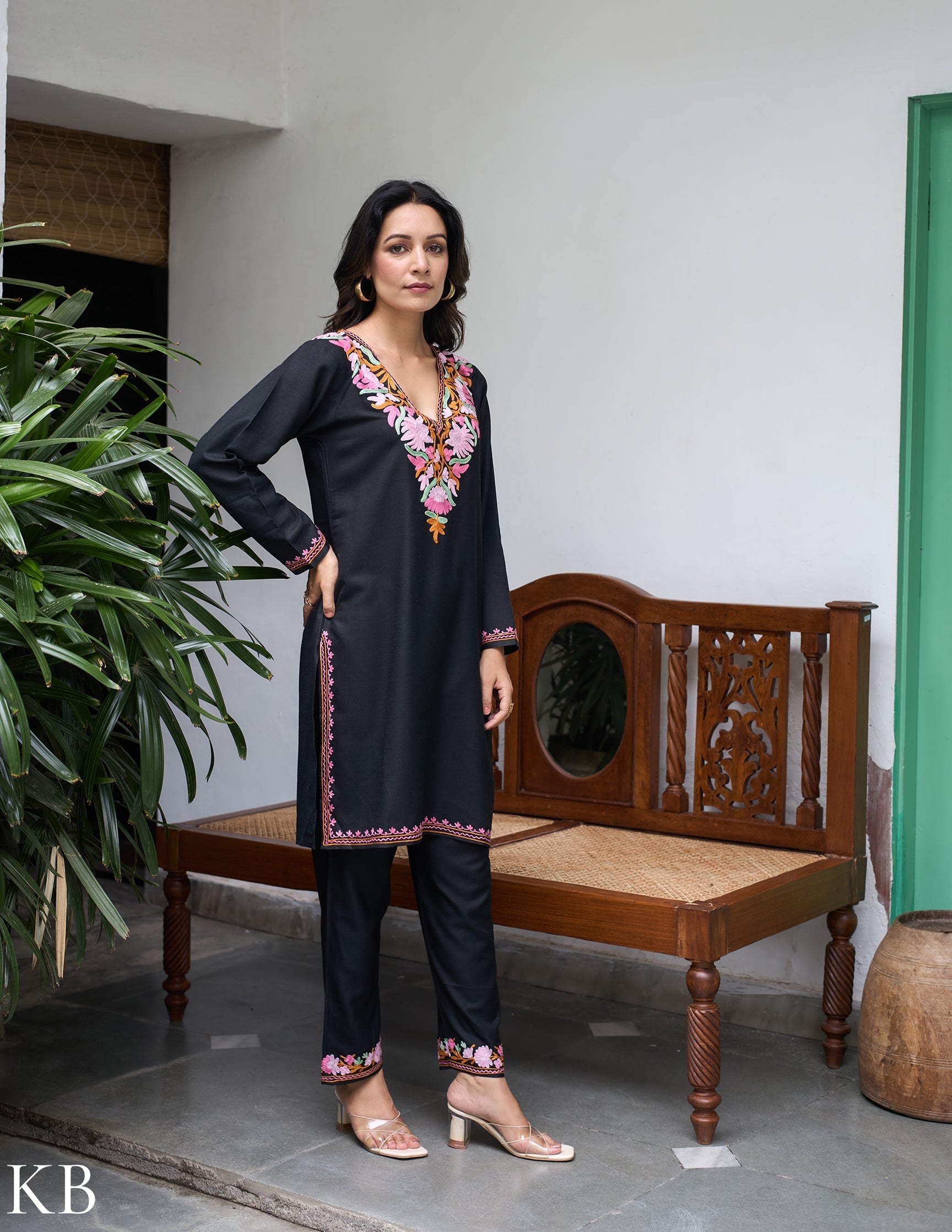 Nigeen Kashmiri Aari Black Co-ord set - Kashmir Box