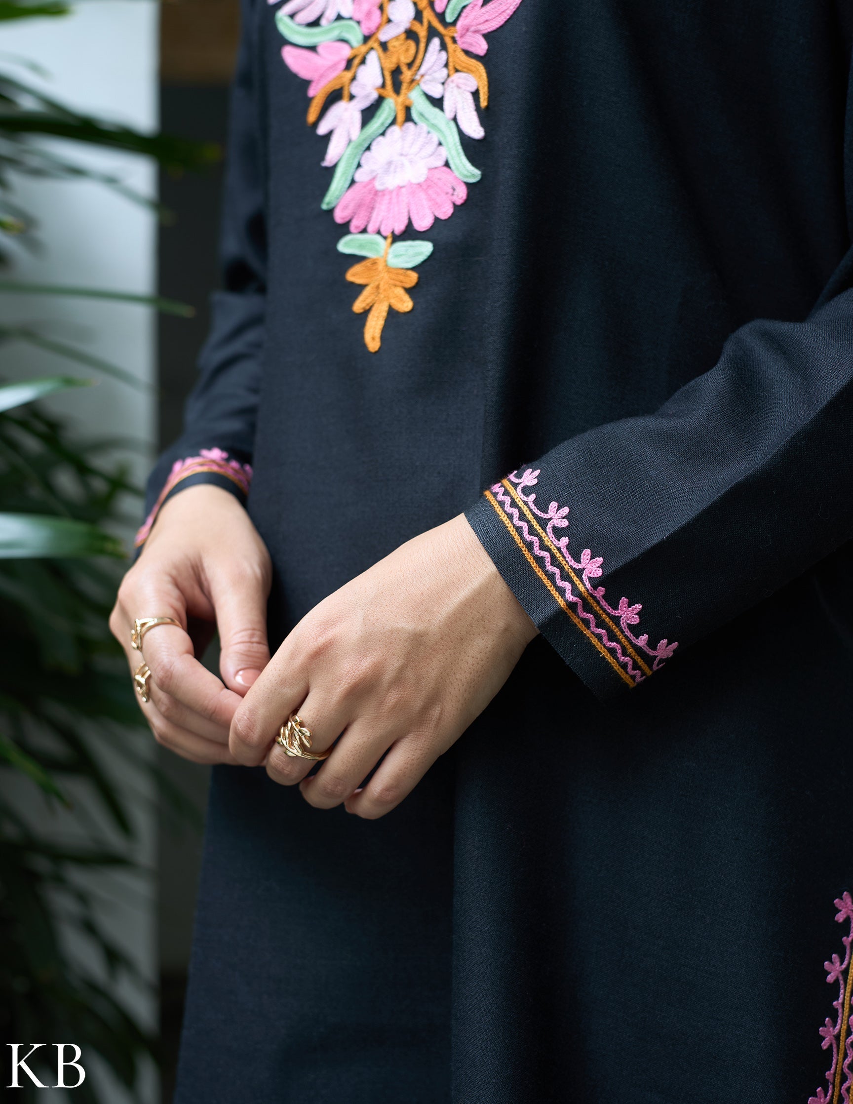 Nigeen Kashmiri Aari Black Co-ord set - Kashmir Box