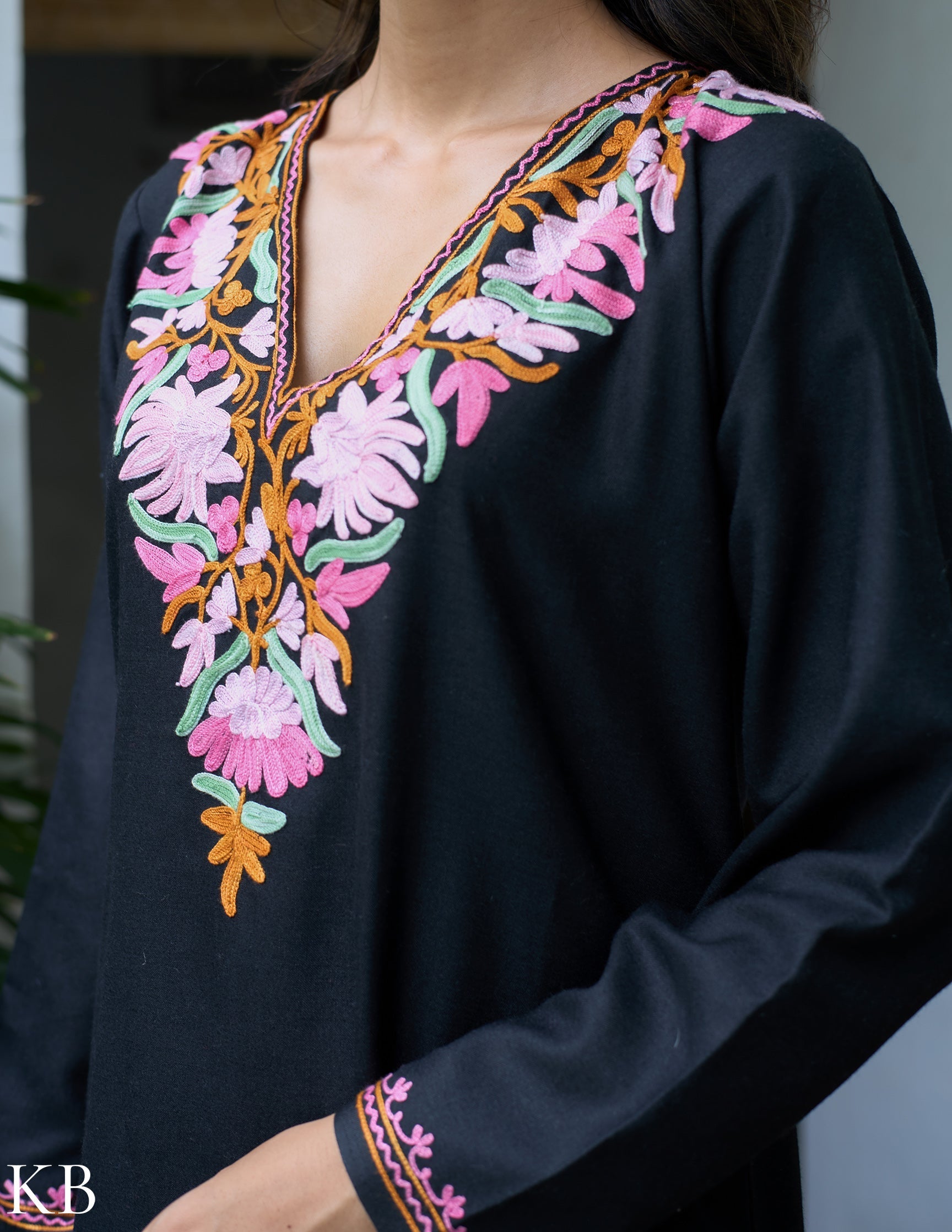 Nigeen Kashmiri Aari Black Co-ord set - Kashmir Box